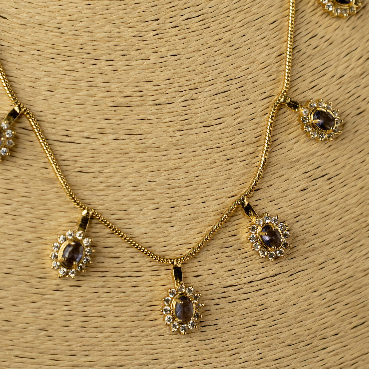 MEGNA SEMI HANDMADE MONALISA AND AD STONES STONES NECKPIECE/NECKLACE EARRINGS NL319