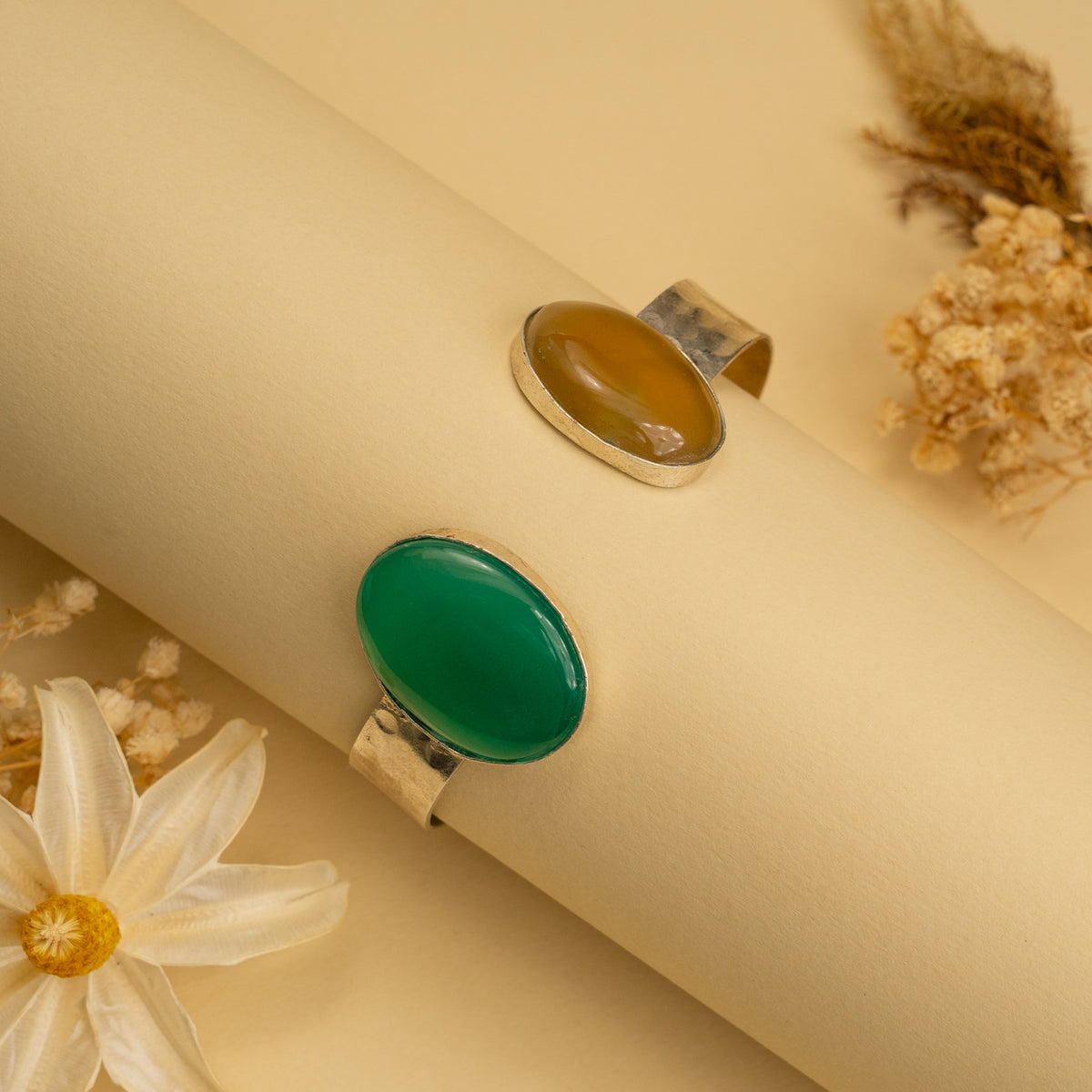 RINIKA HAND HAMMERED AND HANDMADE SILVER TONED CLASSIC STONE BRACELETS BR90