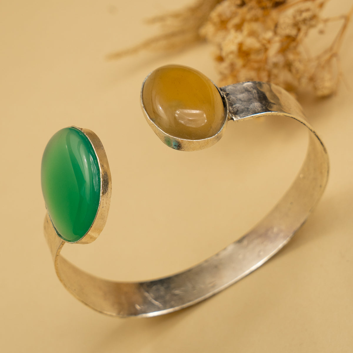 RINIKA HAND HAMMERED AND HANDMADE SILVER TONED CLASSIC STONE BRACELETS BR90