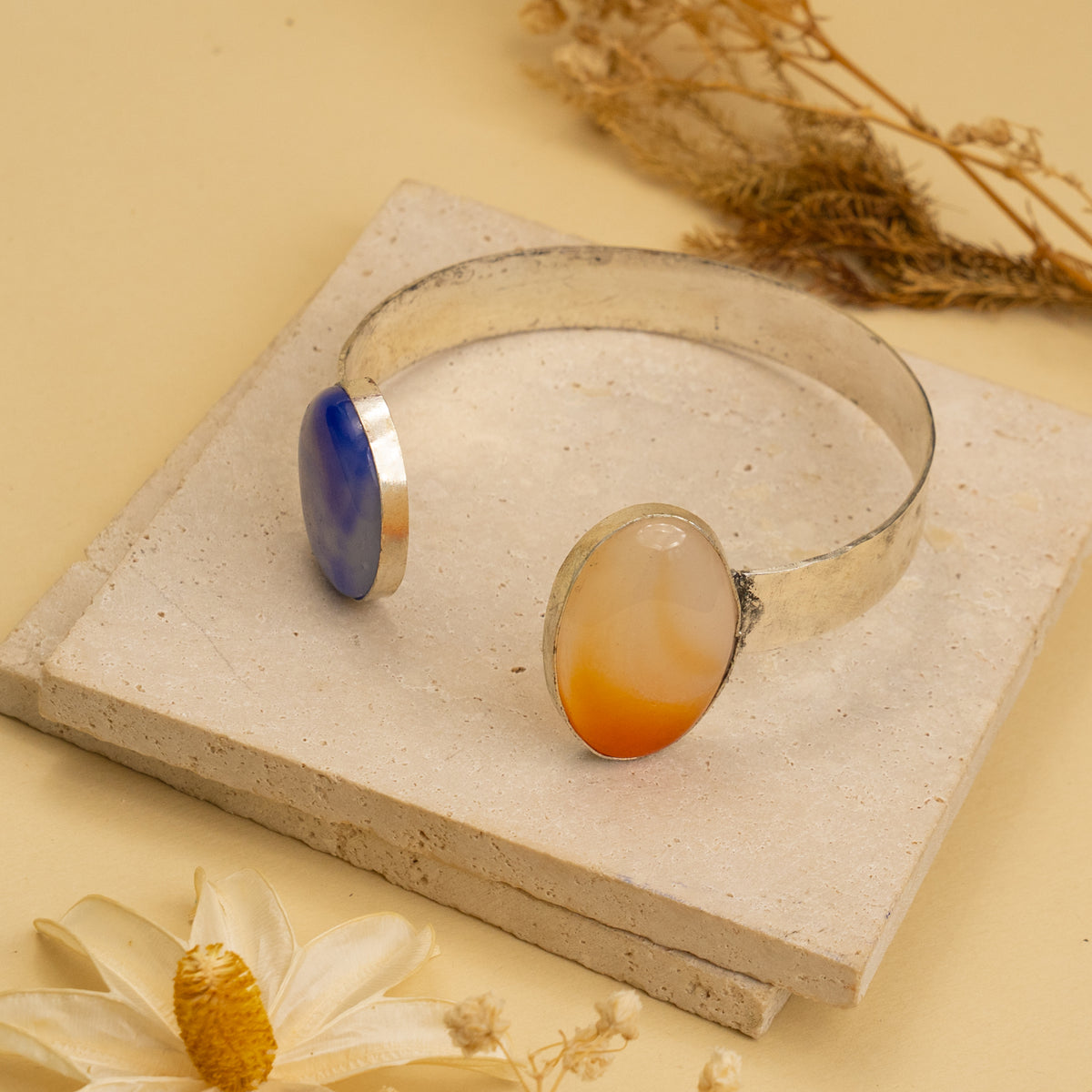 RINIKA HAND HAMMERED AND HANDMADE SILVER TONED CLASSIC STONE BRACELETS BR90