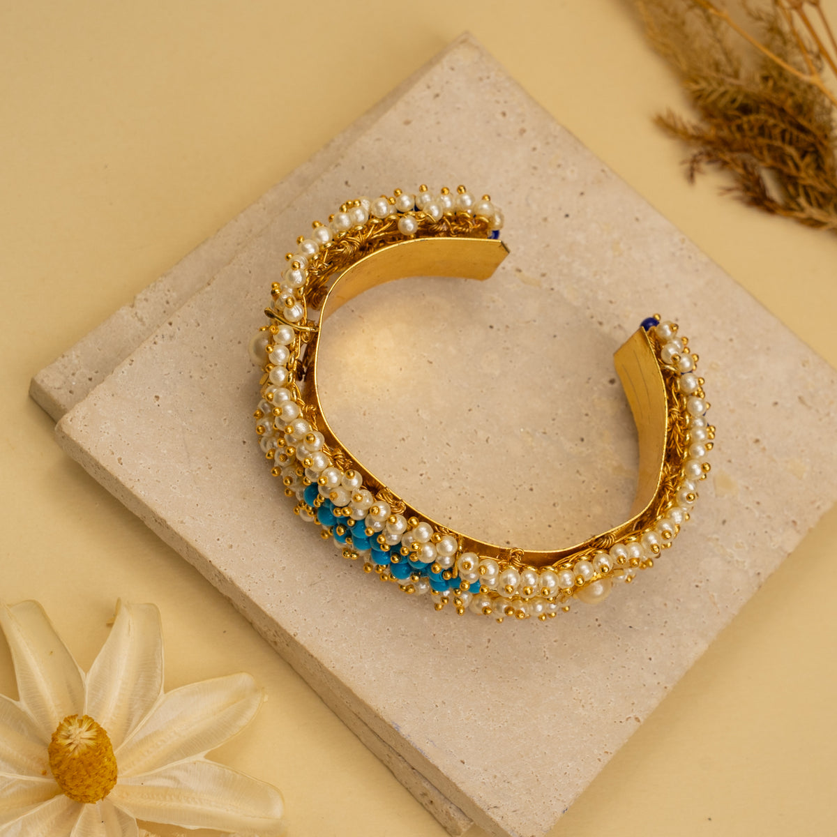 KINNE HAND HAMMERED AND HANDMADE GOLD TONED CLASSIC  PEARL BRACELETS BR17