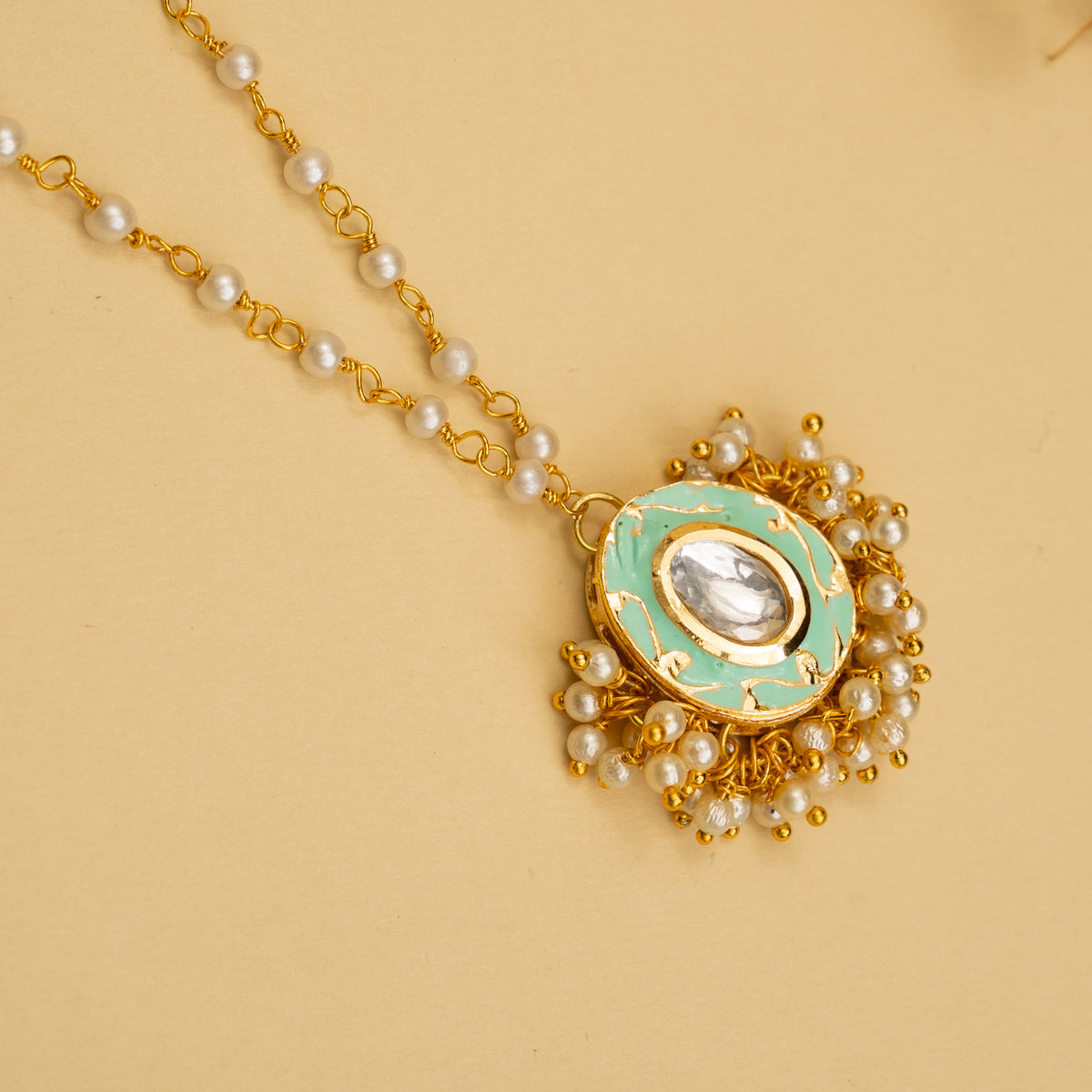 LISA HANDMADE KUNDAN POLKI AND MULTINMATERIAL CHAIN WITH PENDANT NECKLACE CH138
