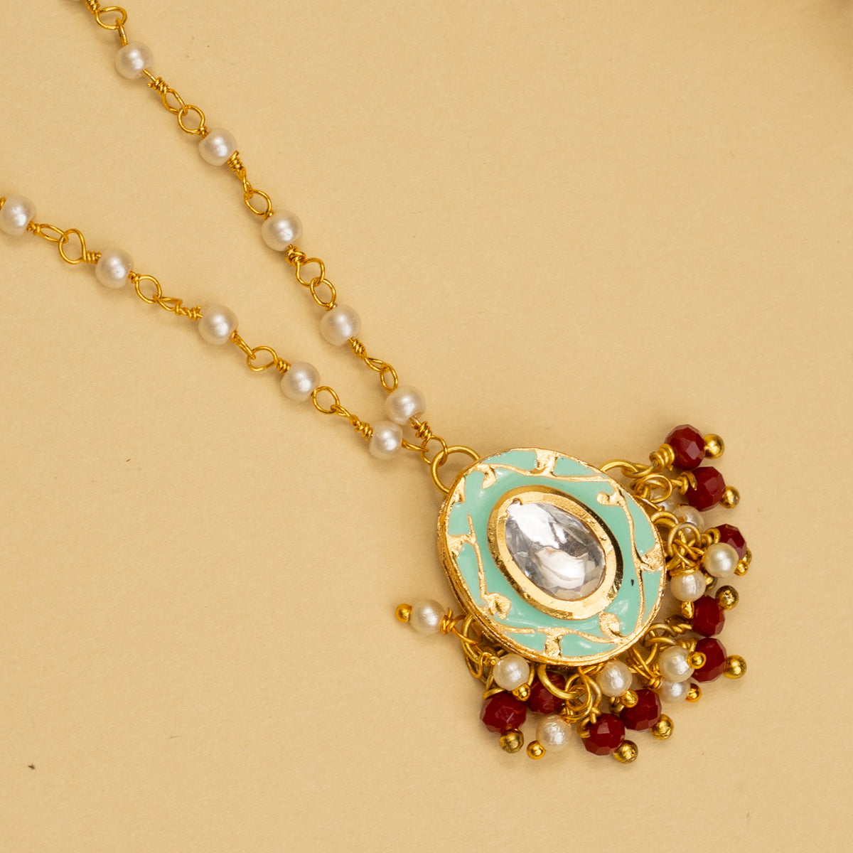 LISA HANDMADE KUNDAN POLKI AND MULTINMATERIAL CHAIN WITH PENDANT NECKLACE CH138