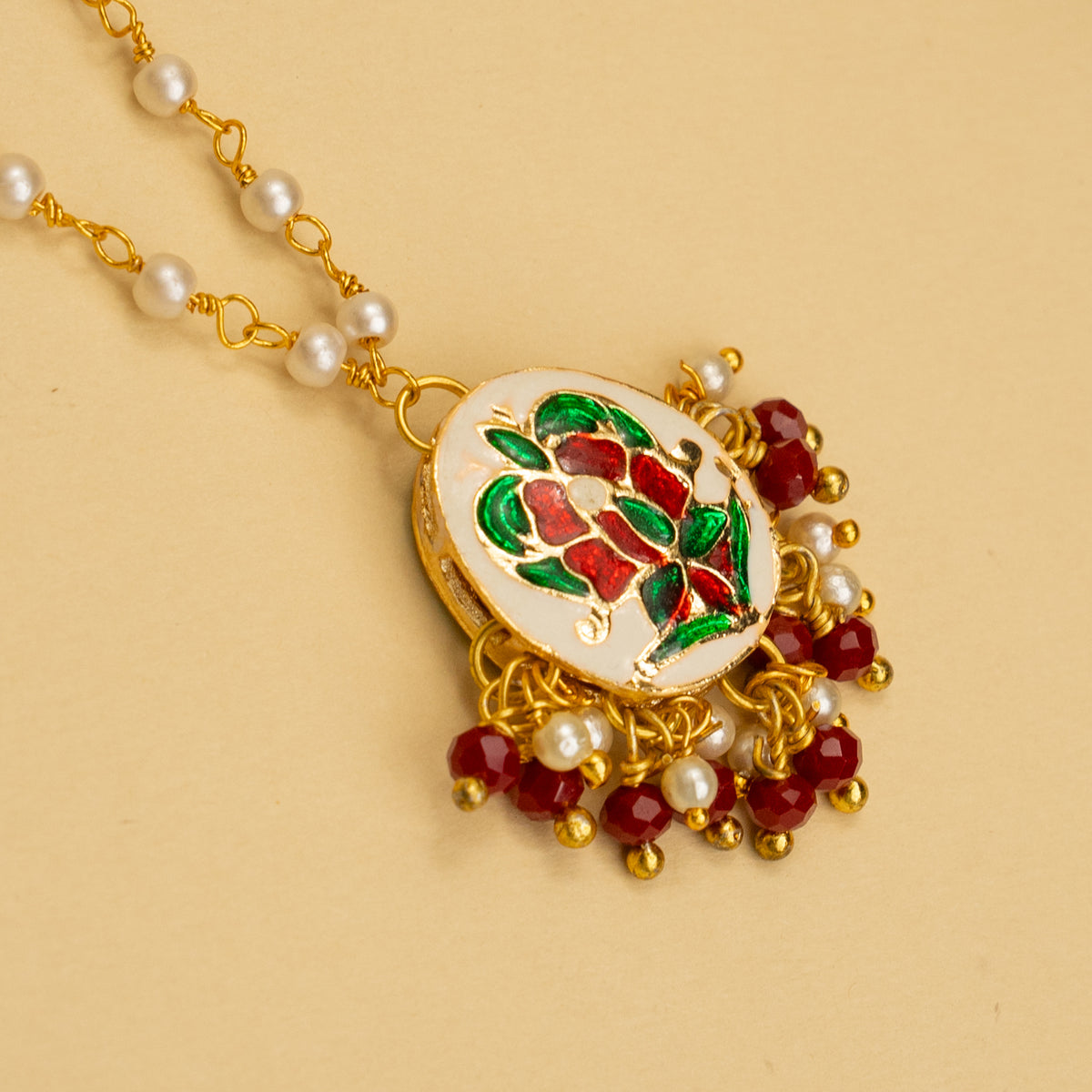 LISA HANDMADE KUNDAN POLKI AND MULTINMATERIAL CHAIN WITH PENDANT NECKLACE CH138