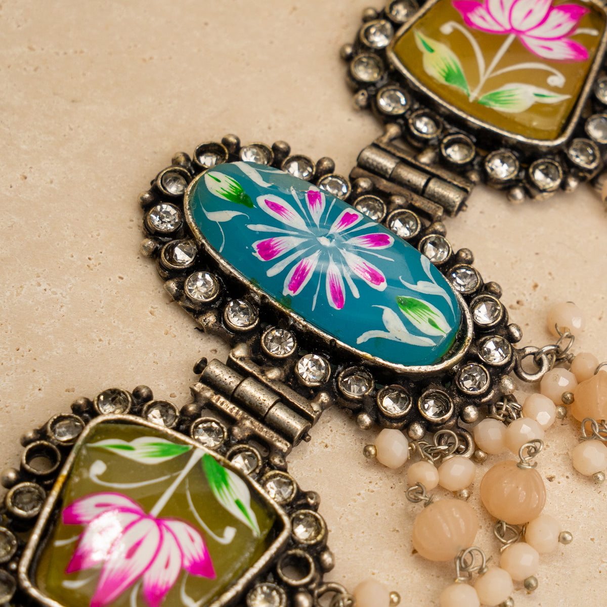 LUNA HANDMADE HANDPAINTED SILVER LOOK ALIKE RUSTIC AND ANTIQUE CHOKER WITH EARRINGS CH463.