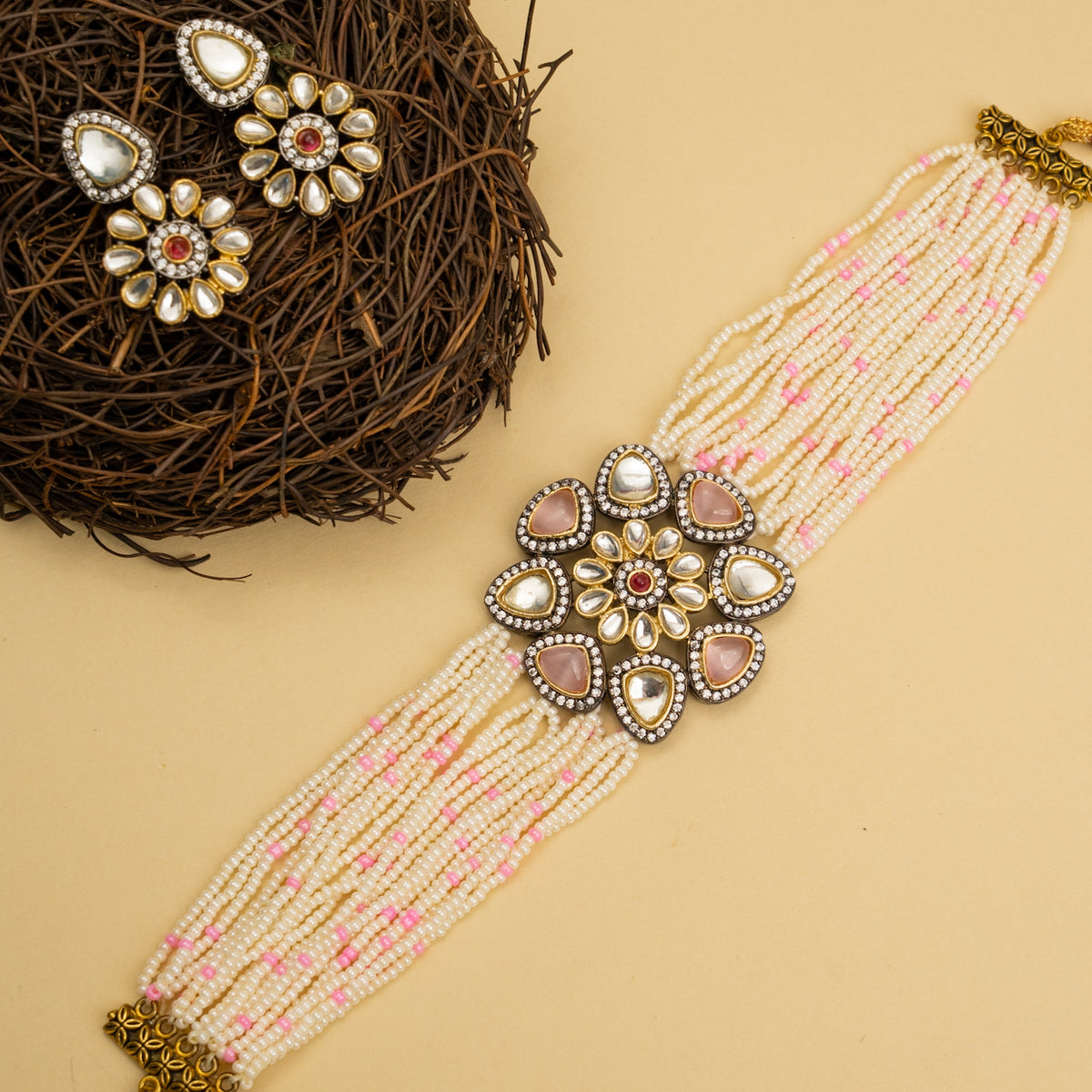 ELLIE BIJOUX PREMIUM AND EXCLUSIVE SEMI HANDMADE CHOKER WITH EARRINGS CH109