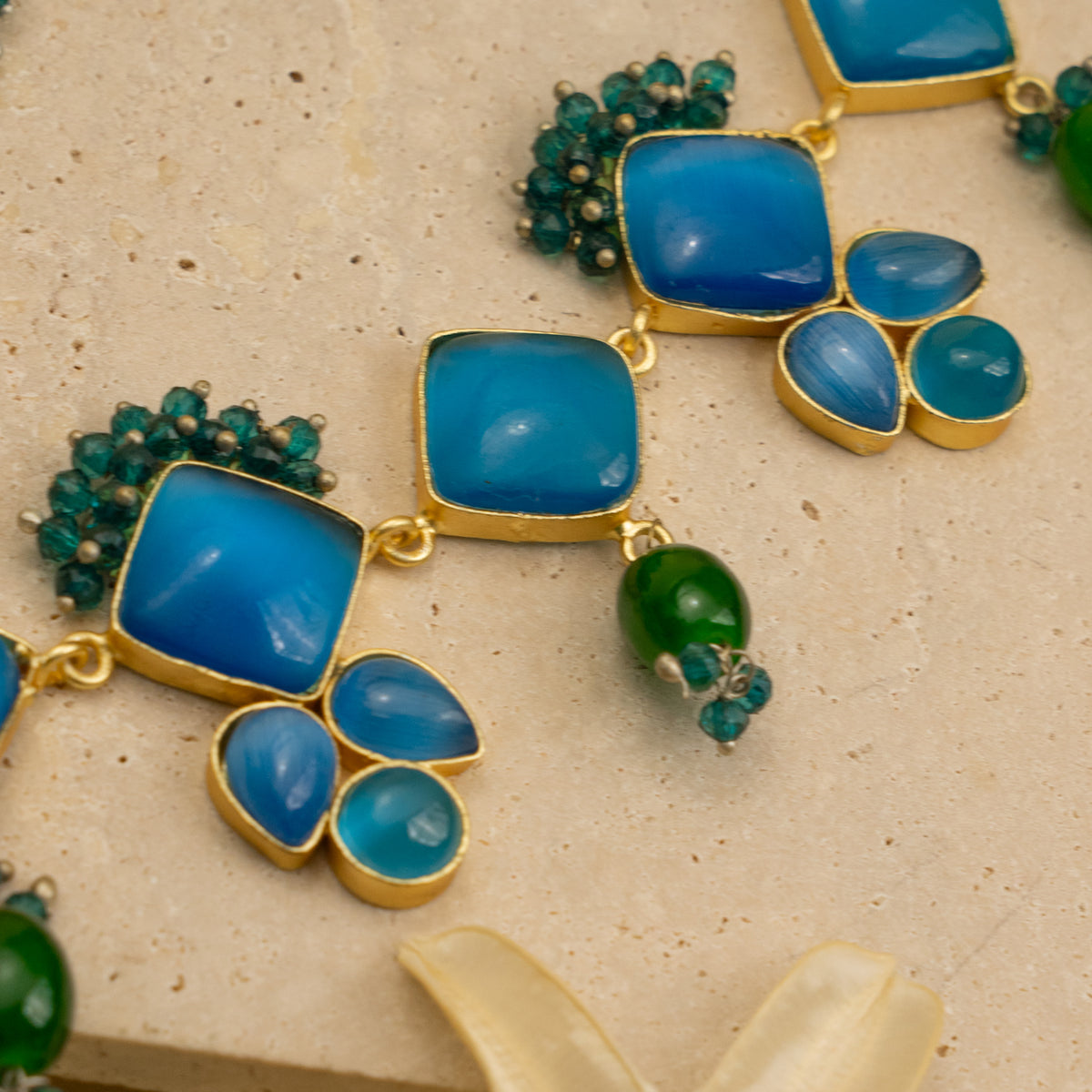 WILLOW BIJOUX HANDMADE MONALISA MINIMALIST CHOKER WITH EARRINGS CH49