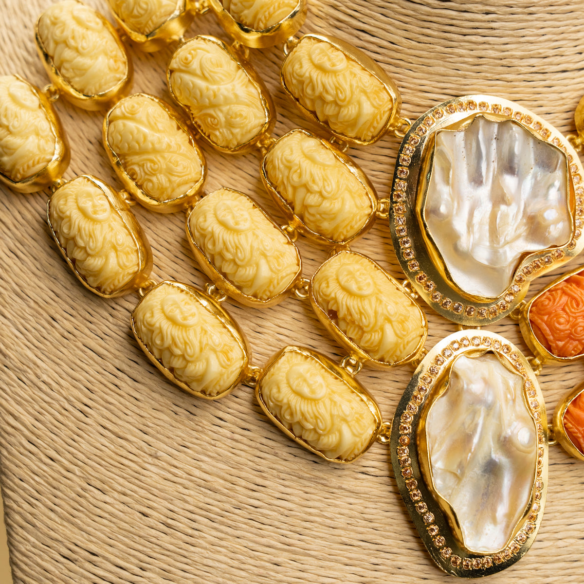 VIVIAN HANDCARVED CORAL MOP ZIRCON PREMIUM EXCLUSIVE HANDMADE STATEMENT CHOKER/NECKPIECE CH310