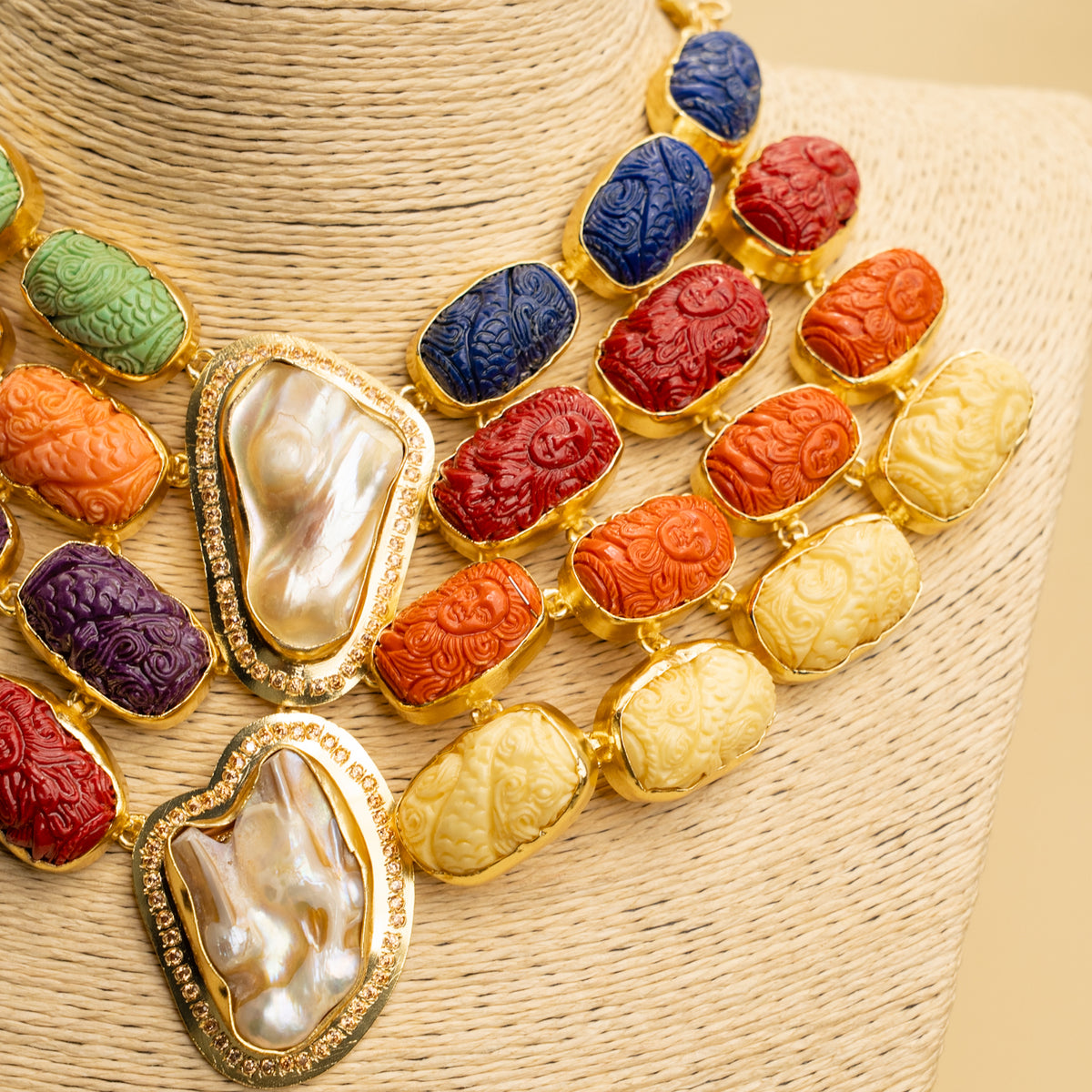 VIVIAN HANDCARVED CORAL MOP ZIRCON PREMIUM EXCLUSIVE HANDMADE STATEMENT CHOKER/NECKPIECE CH310