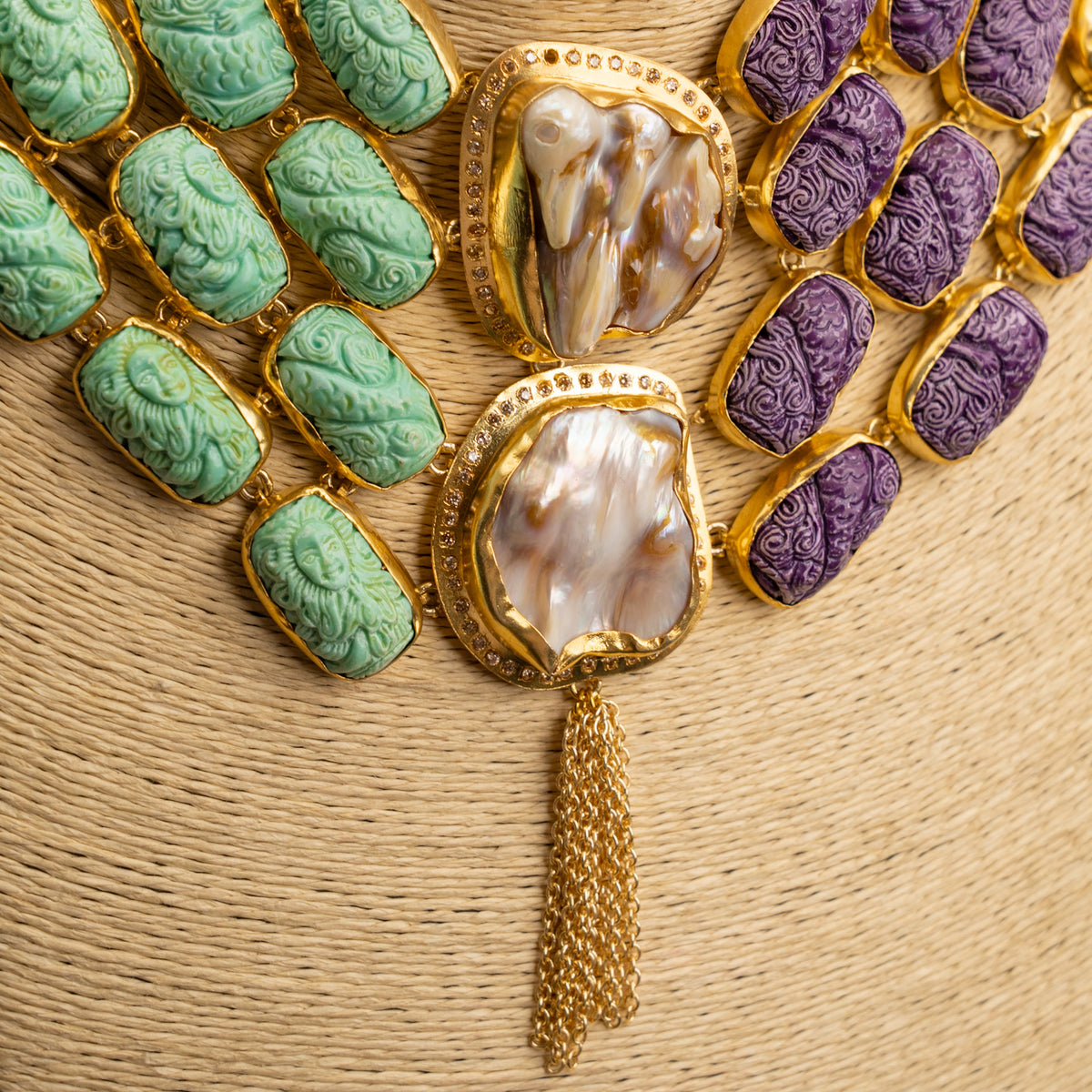 VIVIAN HANDCARVED CORAL MOP ZIRCON PREMIUM EXCLUSIVE HANDMADE STATEMENT CHOKER/NECKPIECE CH310