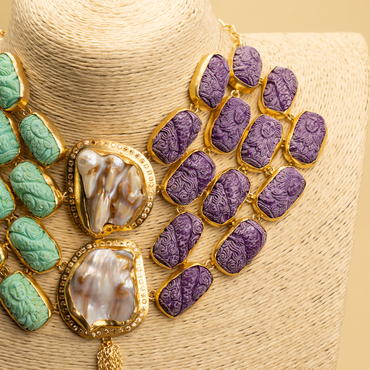 VIVIAN HANDCARVED CORAL MOP ZIRCON PREMIUM EXCLUSIVE HANDMADE STATEMENT CHOKER/NECKPIECE CH310