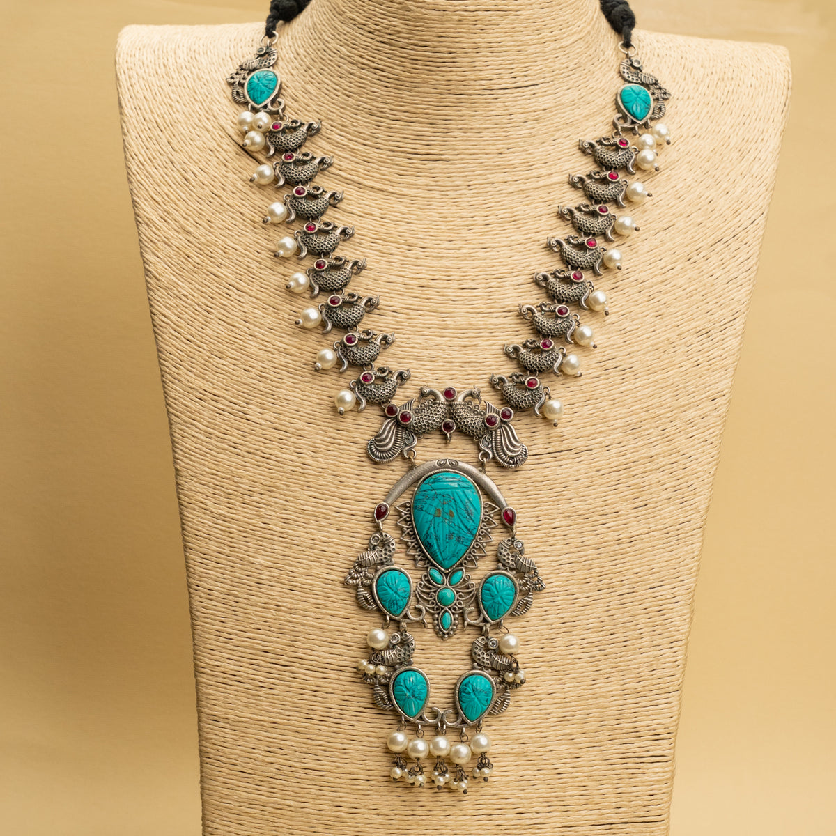 REYA SEMI HANDMADE RAW AND RUSTIC FINISH ANTIQUE NECKPIECE/NECKLACE WITH EARRING NL277