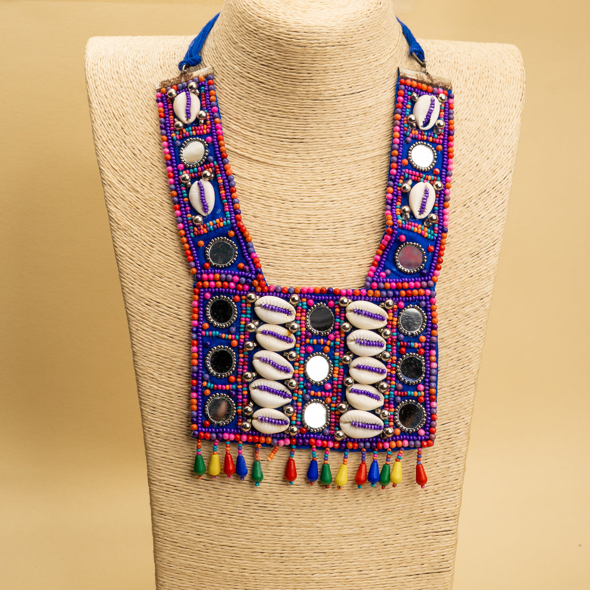 MADDOX SHELL FABRIC AND BEADS HANDMADE AND HANDSTICHED MALA/ NECKPIECE ML140