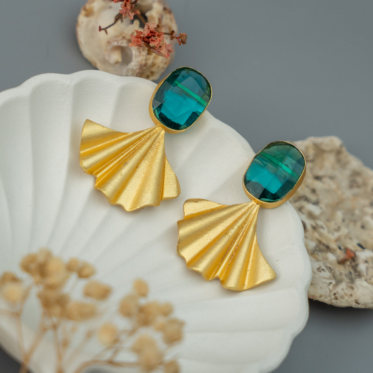 QUILL SEMI HANDMADE SINGLE STONE STUD  EARRINGS ER110