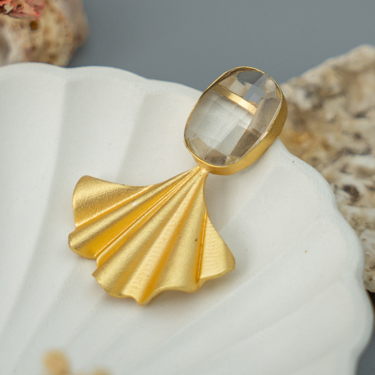 QUILL SEMI HANDMADE SINGLE STONE STUD  EARRINGS ER110