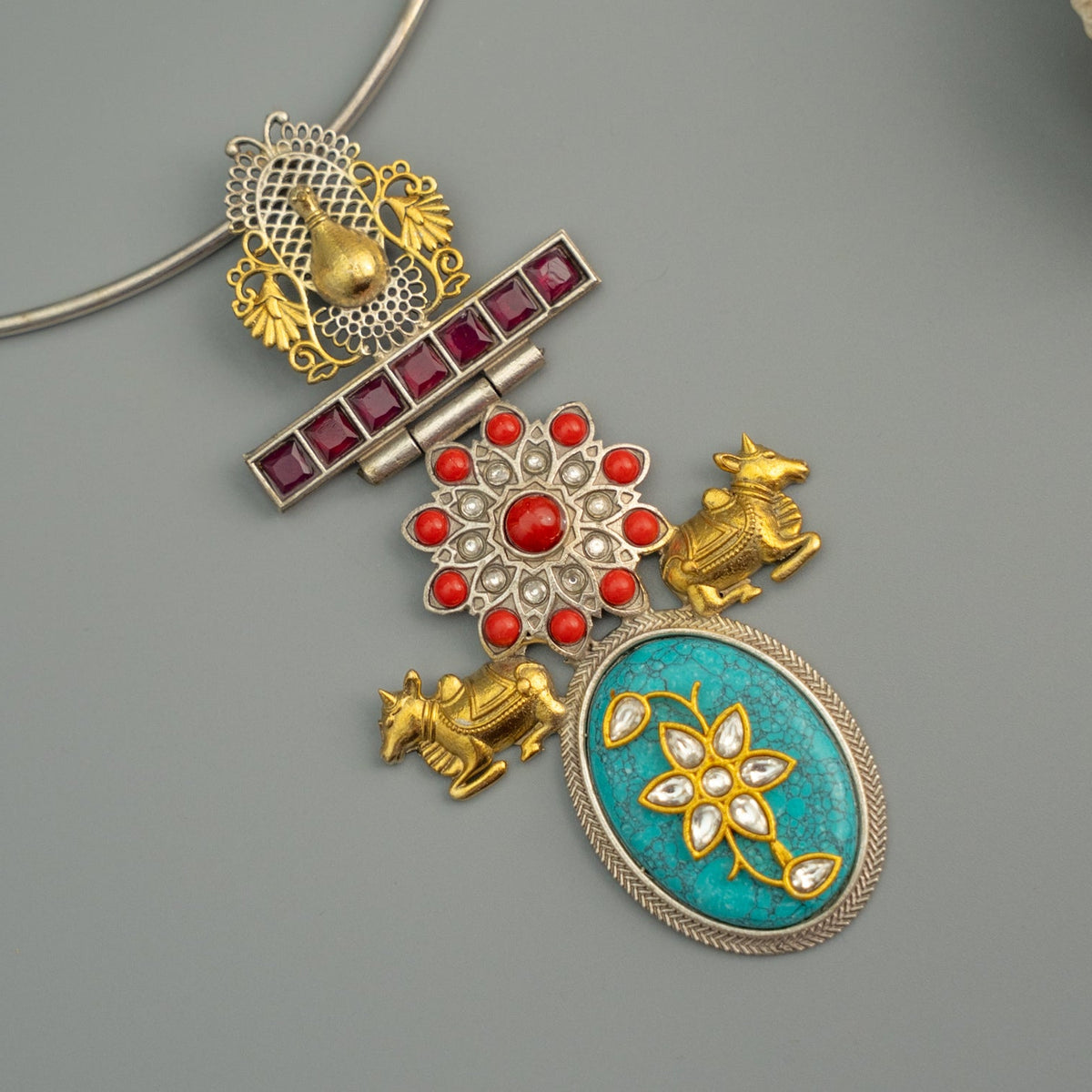 LIDIYA HANDMADE DUAL TONED BIJOUX PREMIUM AND BIJOUX EXCLUSIVE NANDHI HASLI EARRING CH506