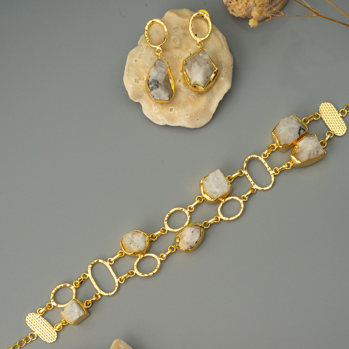 CHRISTOPHER NATURAL STONE GOLD TONED HANDMADE CHOKER CH486