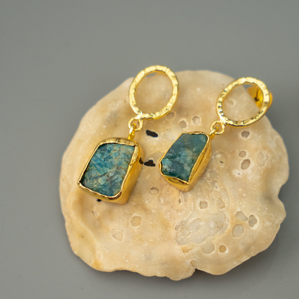 CHRISTOPHER NATURAL STONE GOLD TONED HANDMADE CHOKER CH486