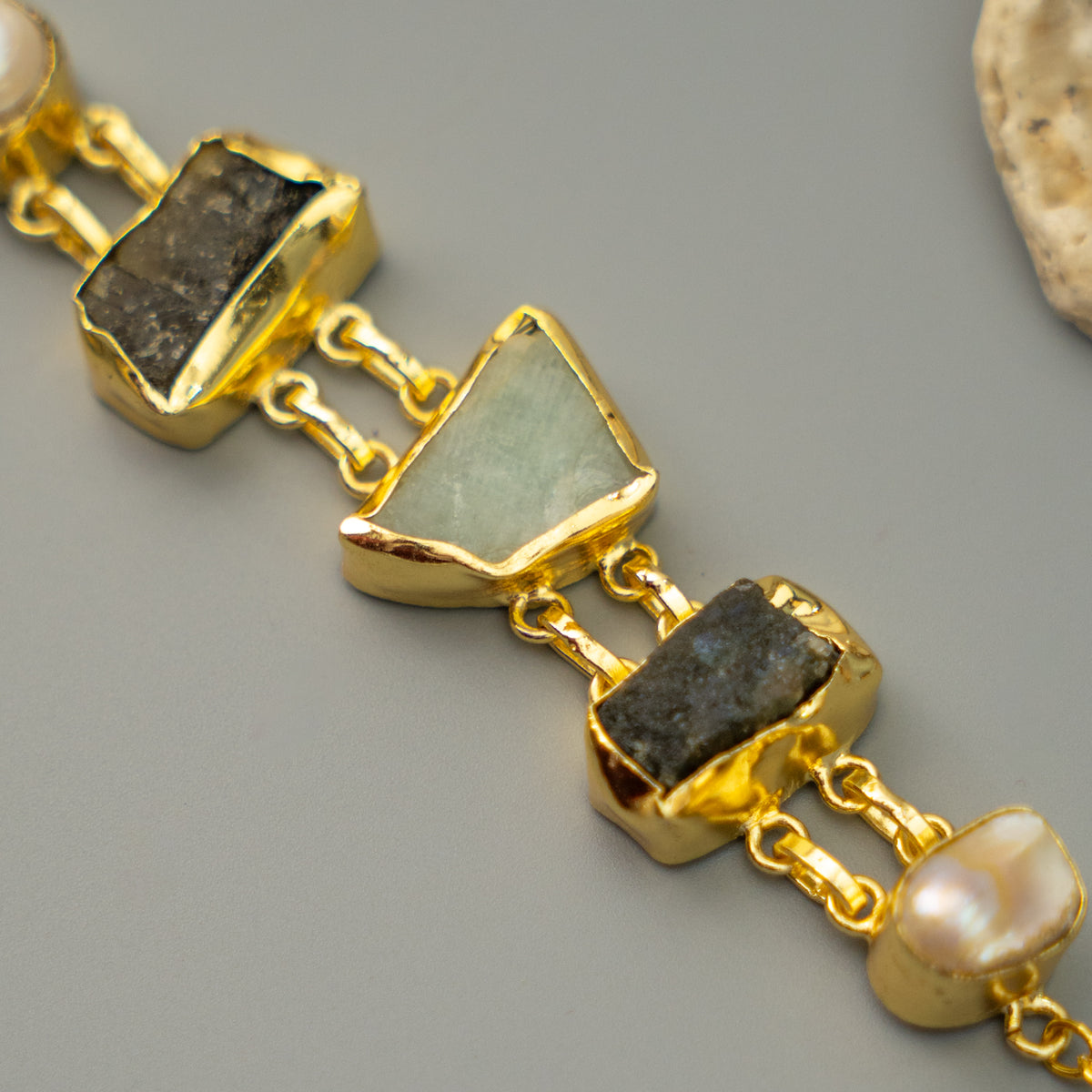 AARYAN NATURAL STONE GOLD TONED HANDMADE CHOKER CH481