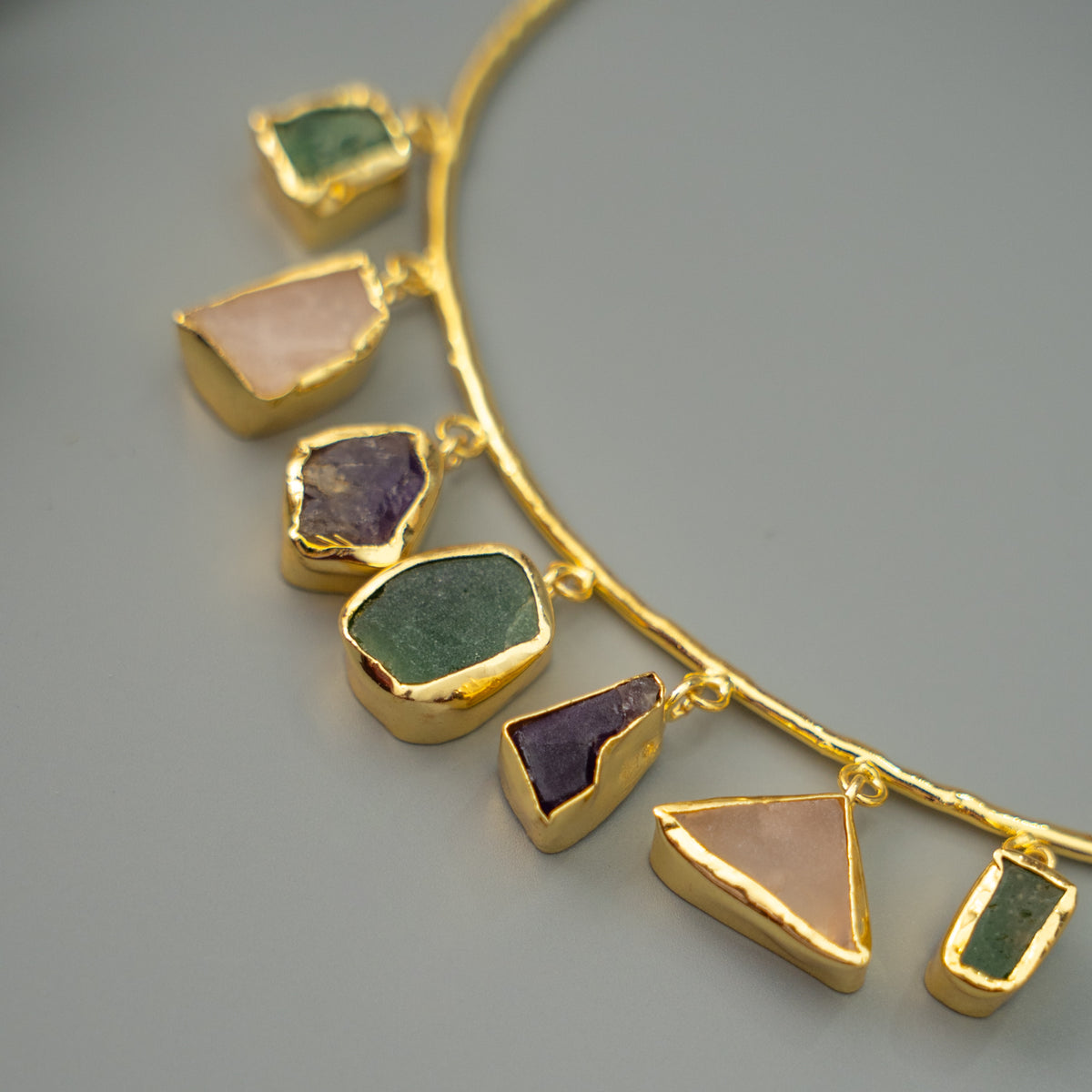 JASON NATURAL STONE GOLD TONED HANDMADE CHOKER/HASLI CH485