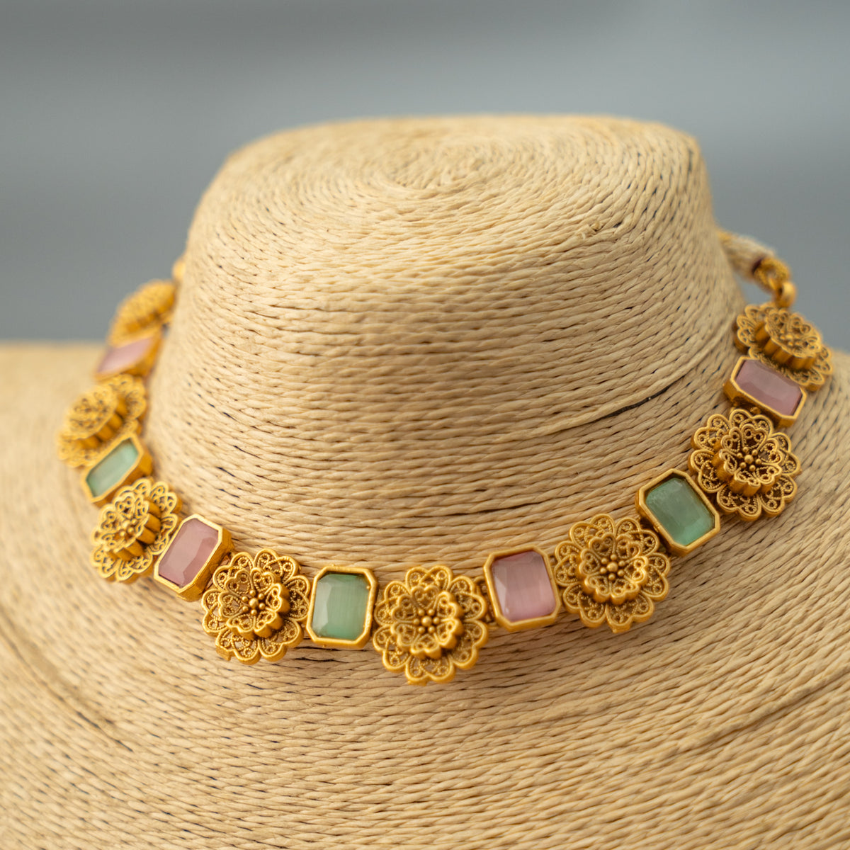 MINU GOLD TONED NECKPIECE/CHOKER WITH EARRINGS CH326