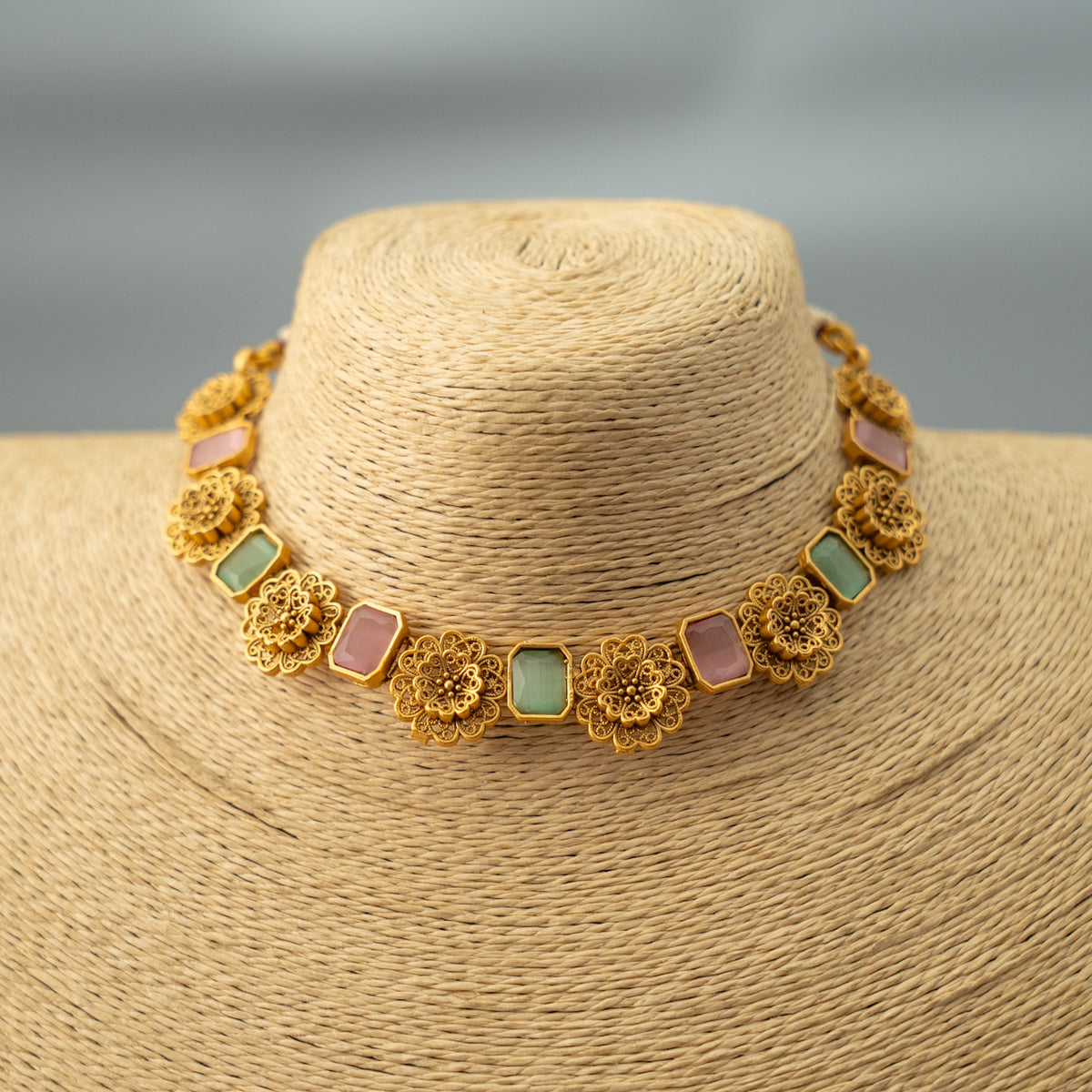 MINU GOLD TONED NECKPIECE/CHOKER WITH EARRINGS CH326