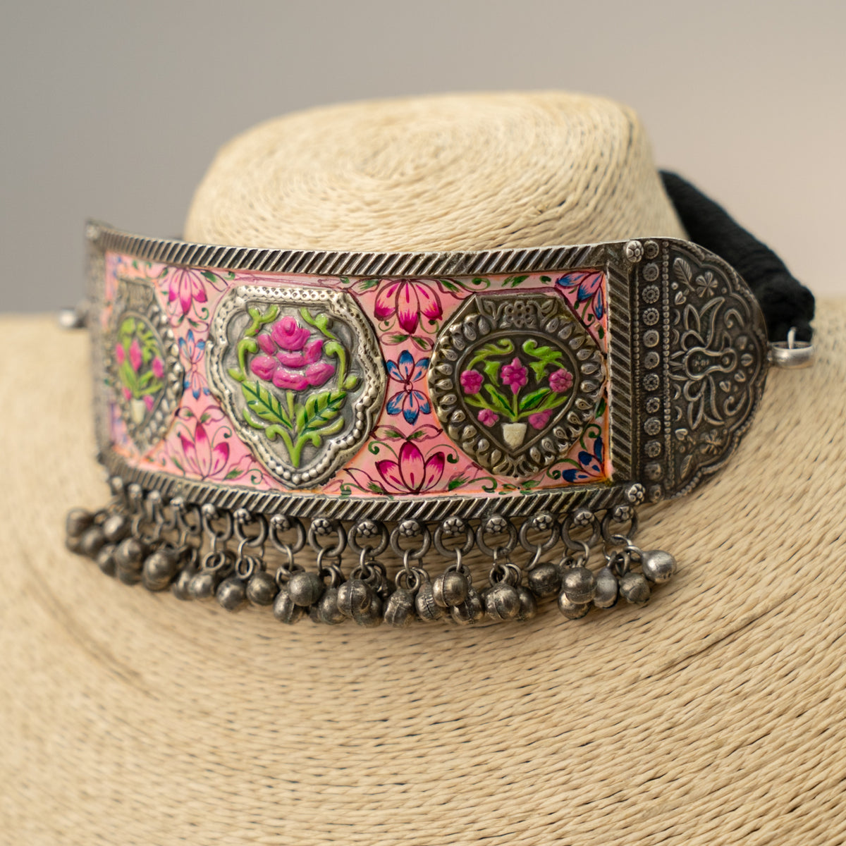 SHINA SILVER LOOK ALIKE HANDMADE AND HANDPAINLED CHOKER CH333