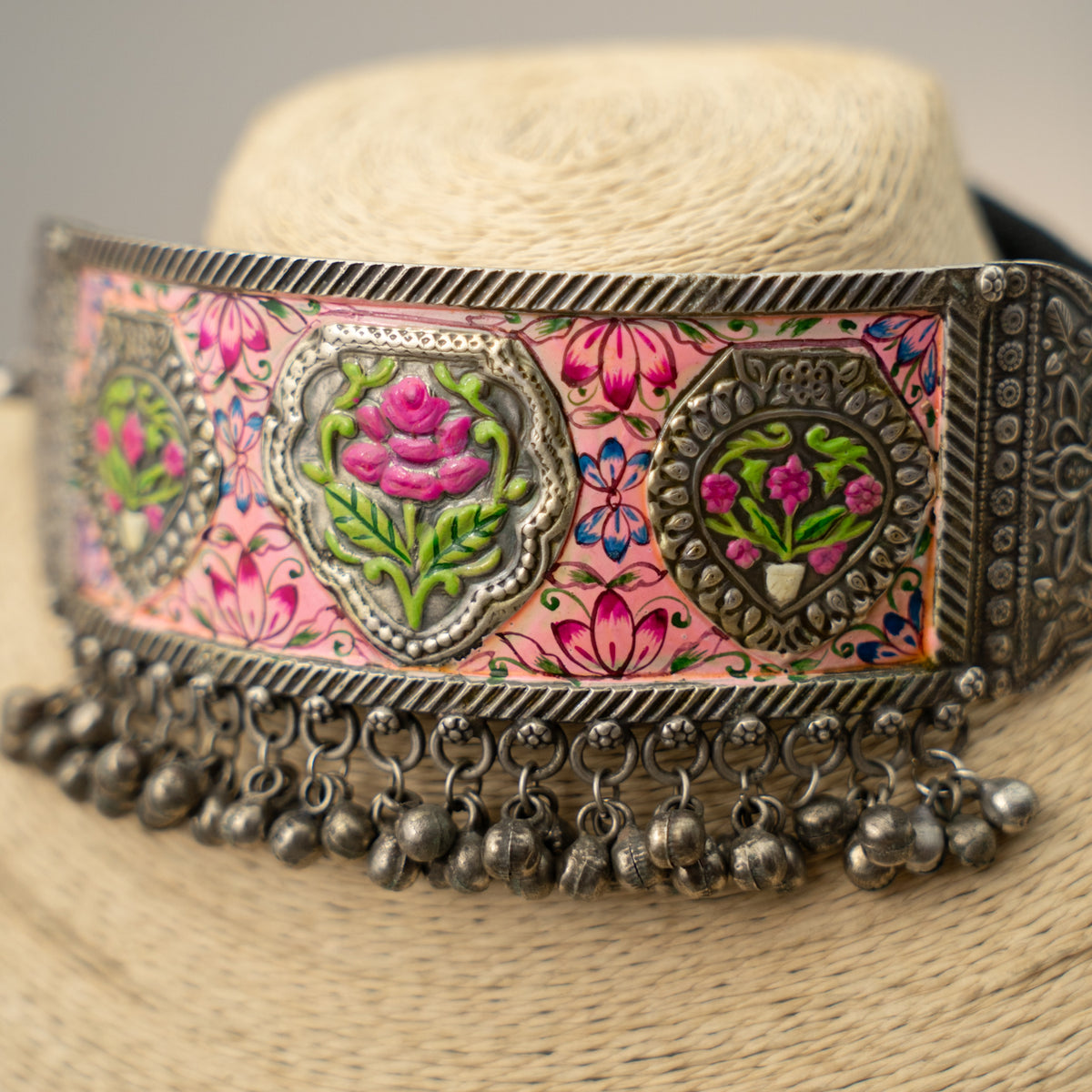 SHINA SILVER LOOK ALIKE HANDMADE AND HANDPAINLED CHOKER CH333