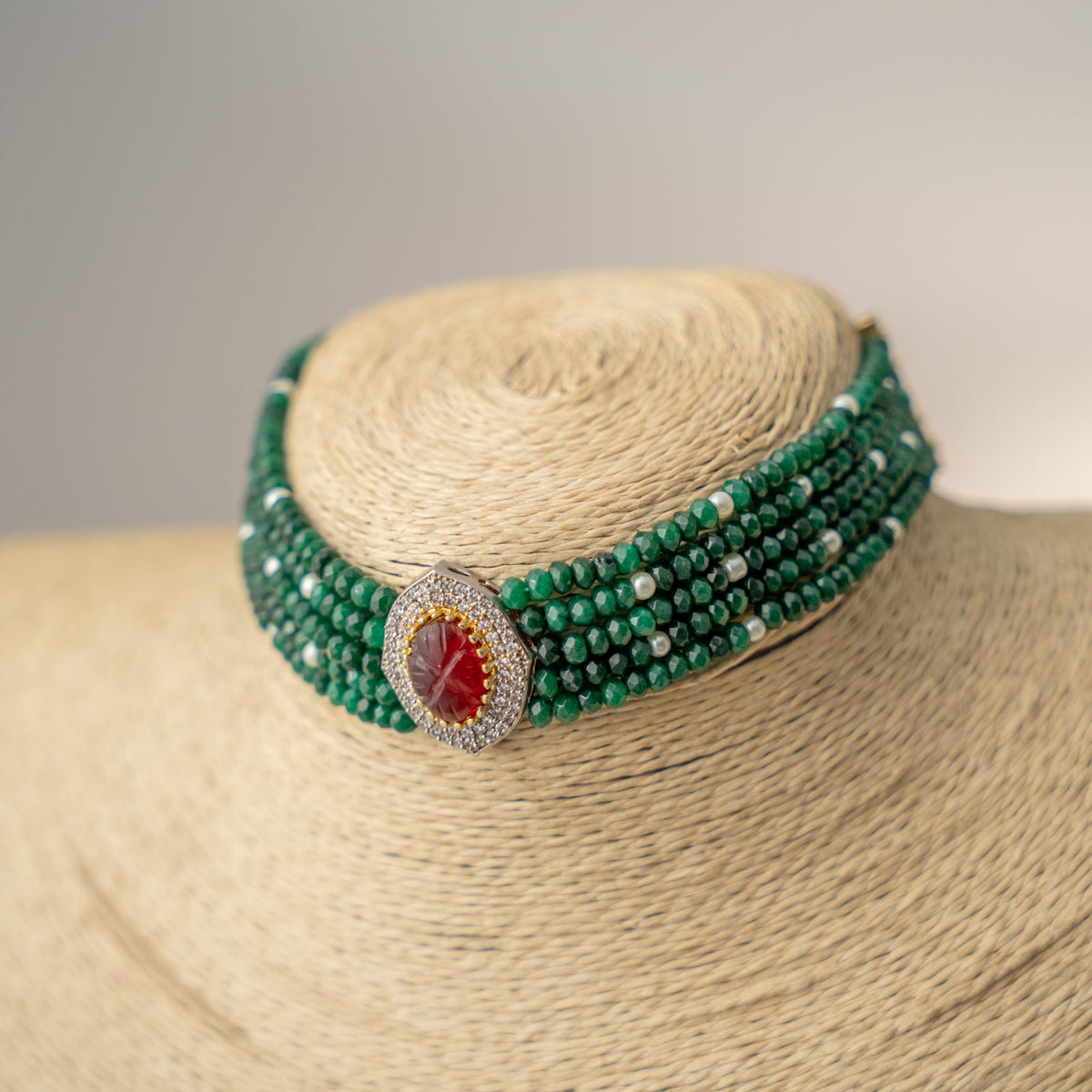 ARLO BIJOUX PREMIUM HANDMADE ONEX BEADS ZIRCON AND CARVING STONE CHOKER CH407