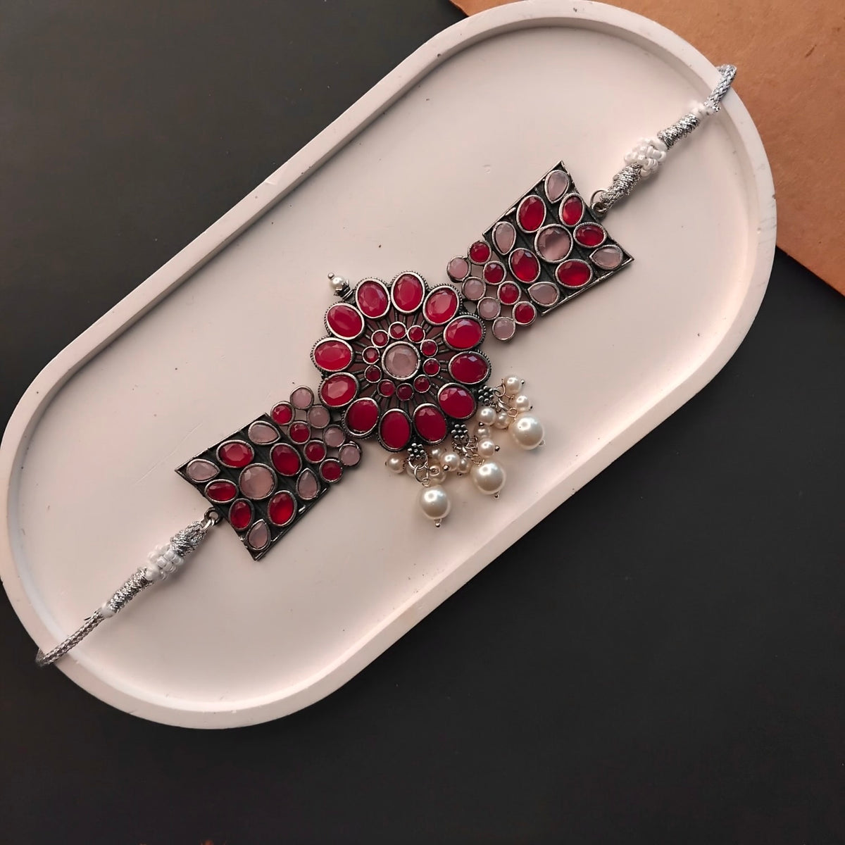 REESE SILVER LOOK ALIKE SEMI HANDMADE CHOKER/NECKPIECE CH406