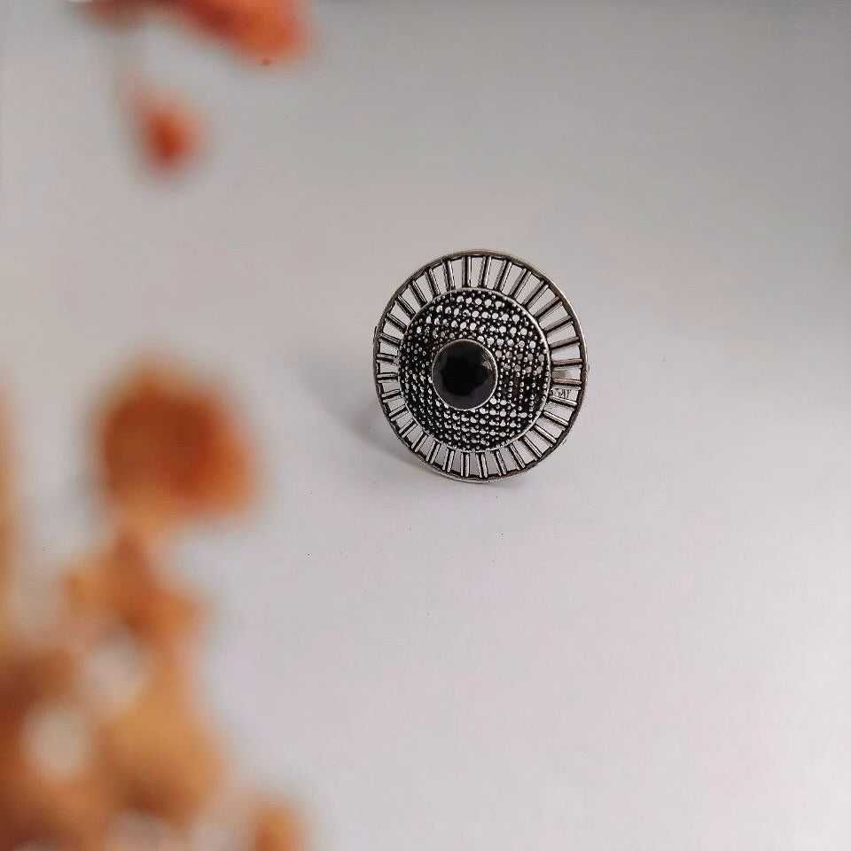 RIVONA OXIDIZED FINISH STONE RING R90