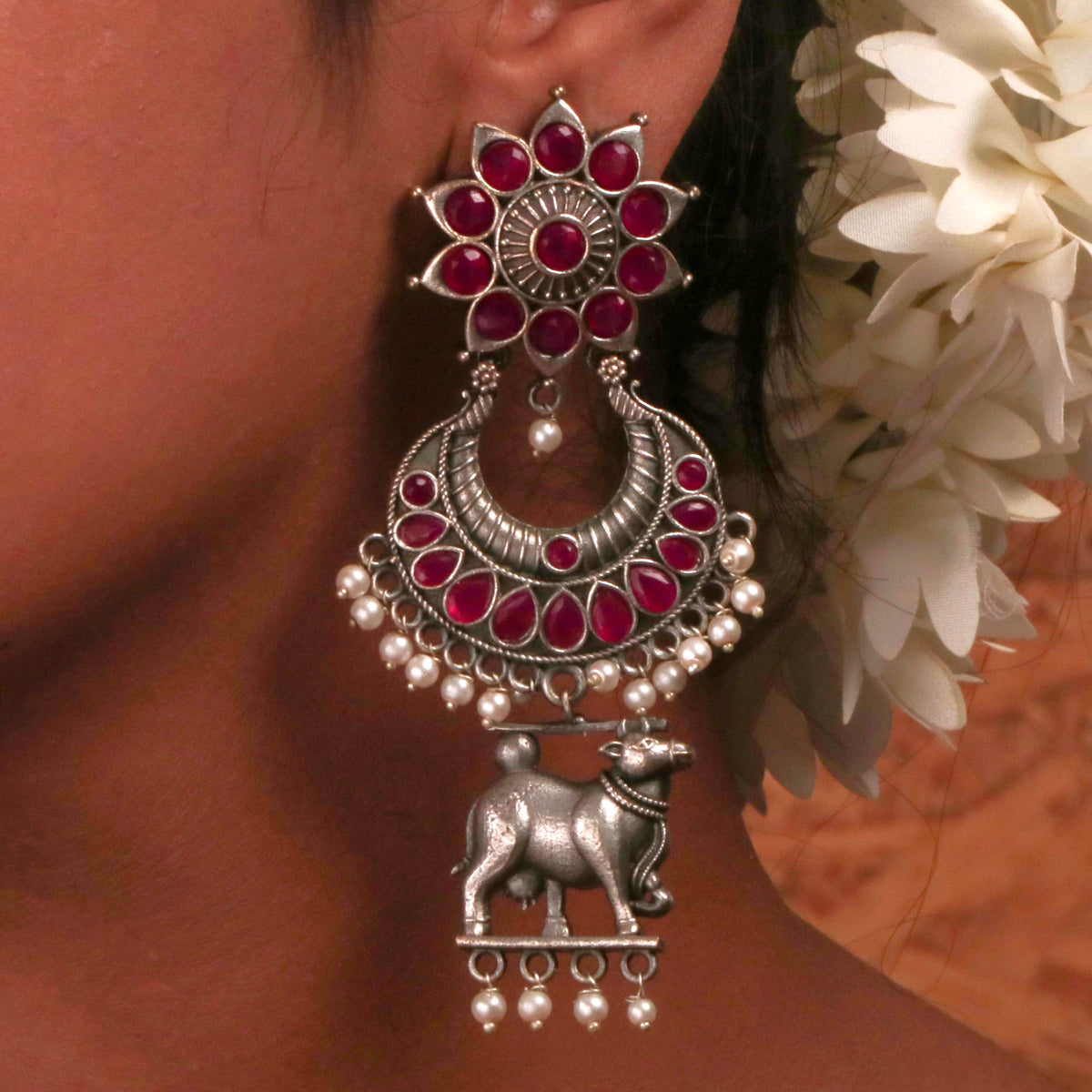 GOMATA SILVER LOOK ALIKE SEMI-HANDMADE STUD TEMPLE ER246