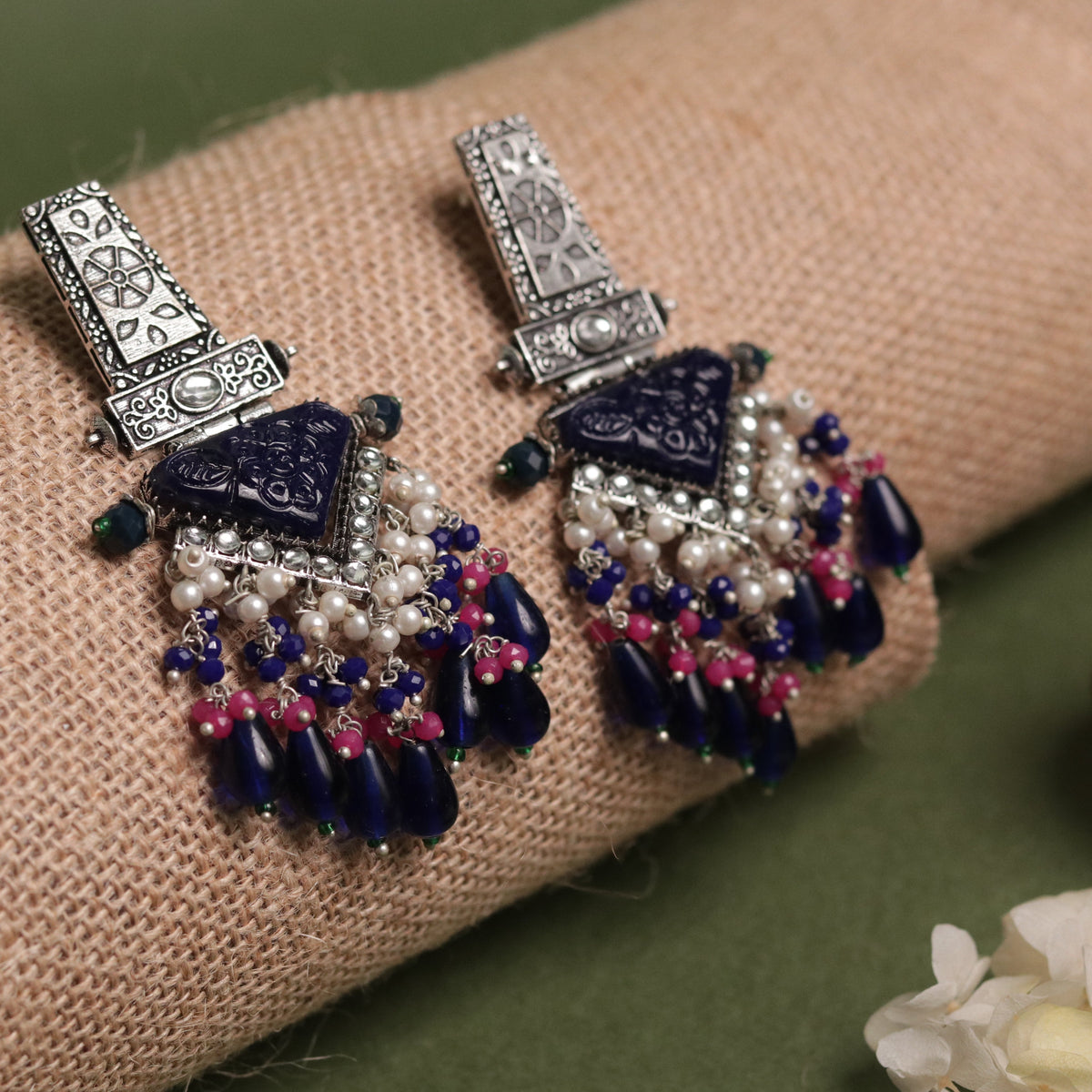 ETHNIC GRACE CARVING STONE  SEMI-HANDMADE DANGLERS ER33