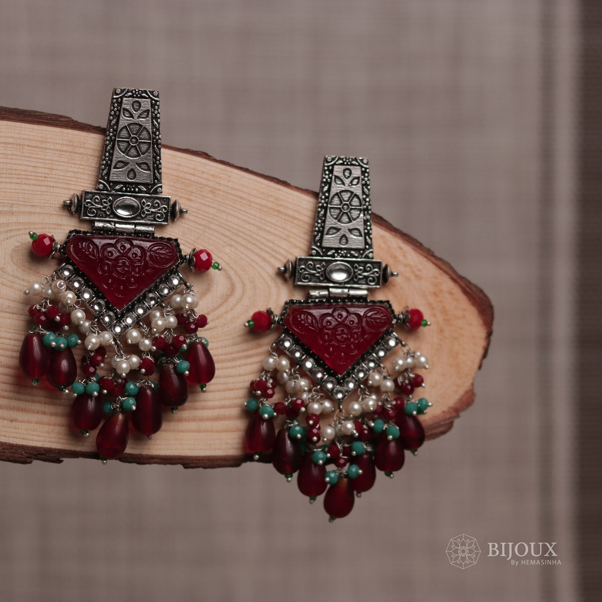 ETHNIC GRACE CARVING STONE  SEMI-HANDMADE DANGLERS ER33