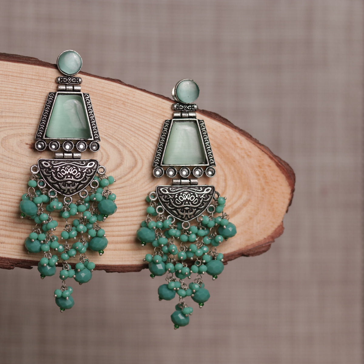 VINTAGE VIBE SEMI-HANDMADE MONALISA STONE  EARRINGS ER34