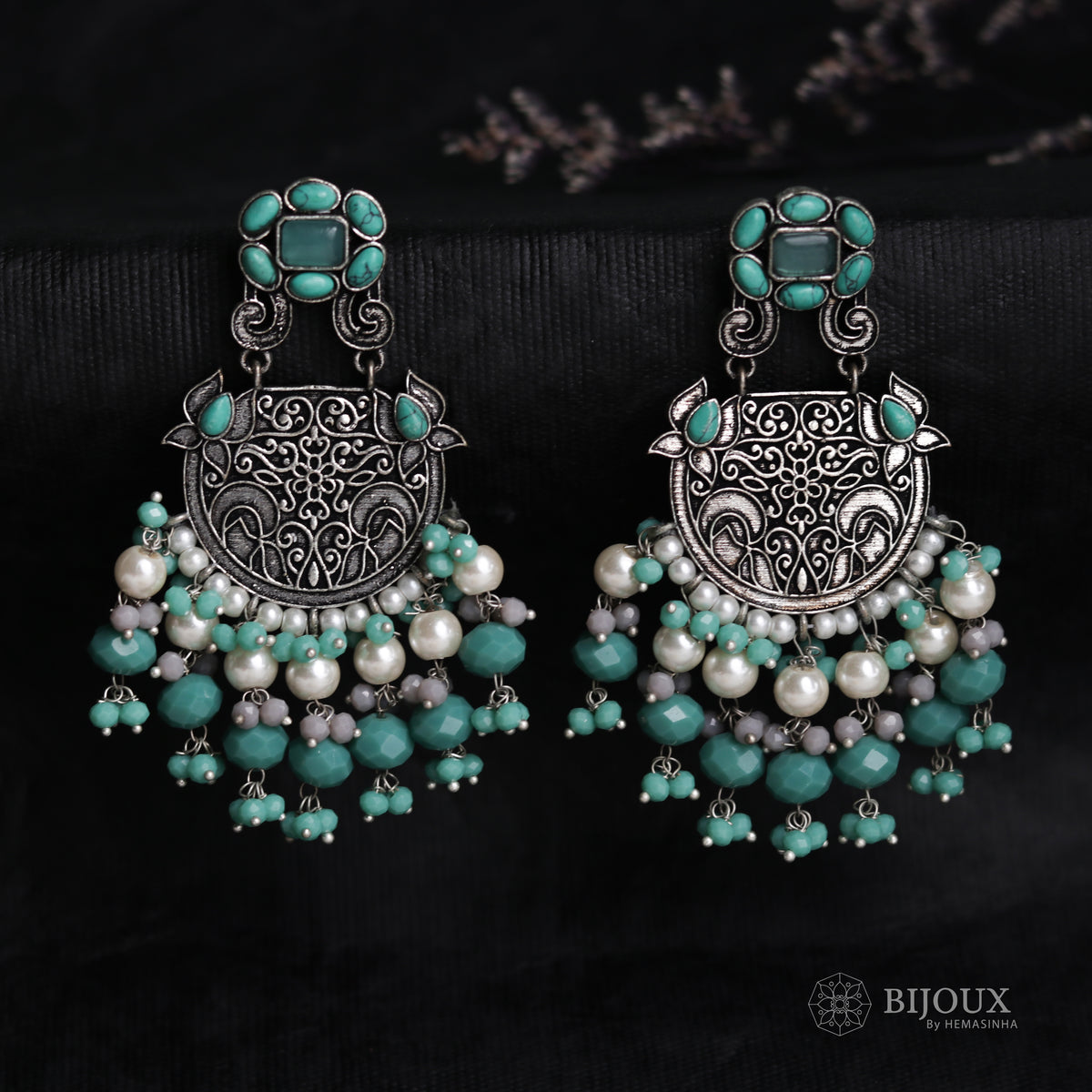 WORN-IN WONDER SEMI- HANDMADE MONOLISA BEADED FAUX SILVER EARRING ER43