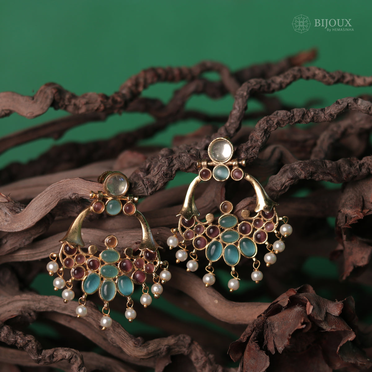 VANDHANA SEMI HANDMADE MONALISA STONE GOLD TONED EARRING- ER67