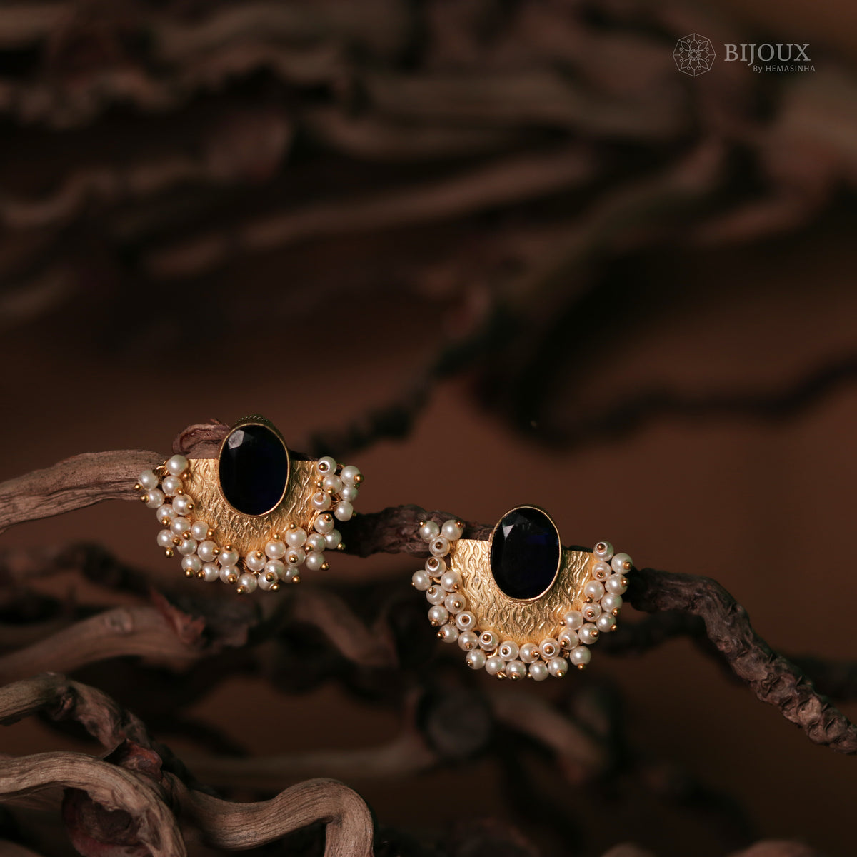 UDHAYA HANDMADE GLASS STONE HANDMADE AND  HAMMERED STUDS ER76