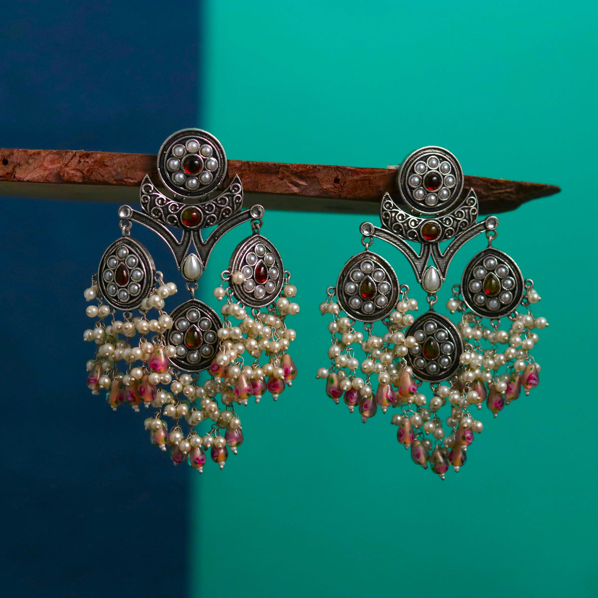 ARABELLA SEMIHANDMADE JUMBO OXIDIZED BEADED EARRING ER106