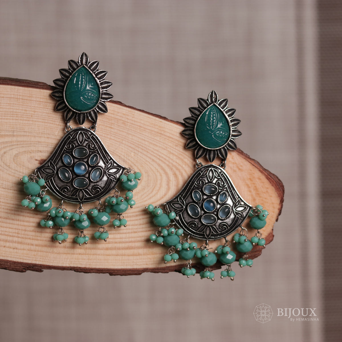 PETITE FLORAL CARVING STONE  SEMI-HANDMADE  EARRINGS ER38