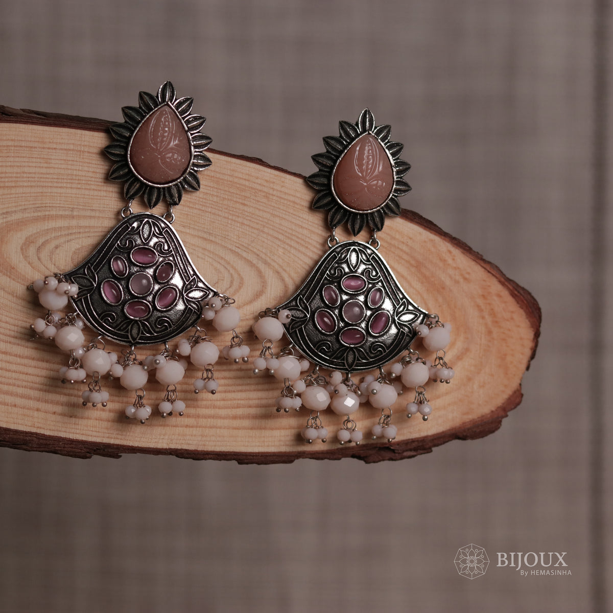 PETITE FLORAL CARVING STONE  SEMI-HANDMADE  EARRINGS ER38