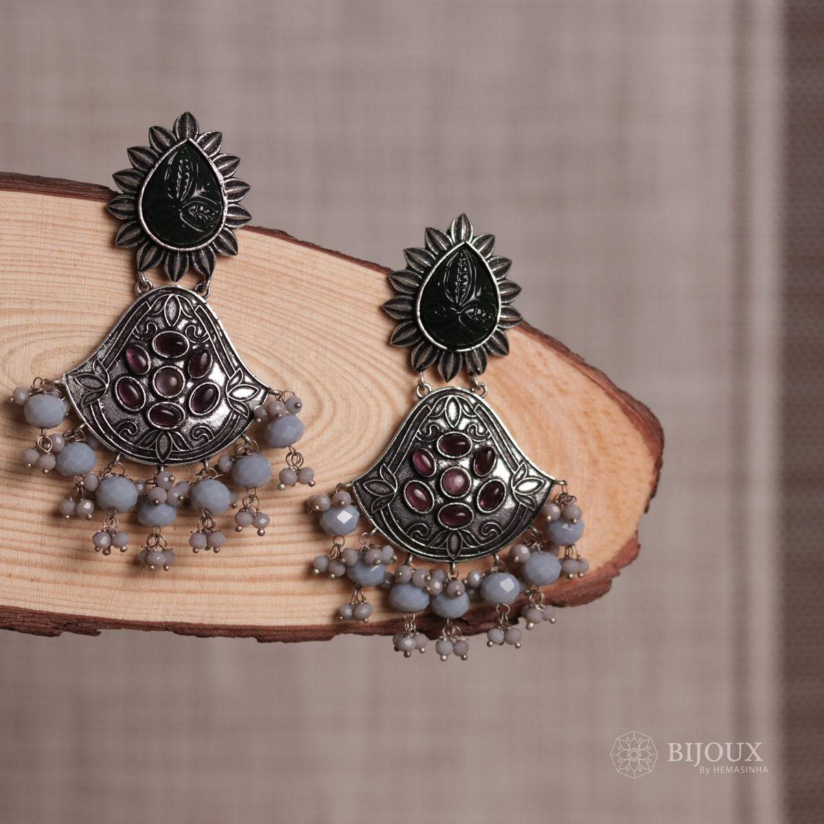 PETITE FLORAL CARVING STONE  SEMI-HANDMADE  EARRINGS ER38