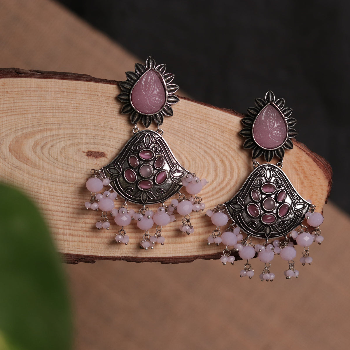 PETITE FLORAL CARVING STONE  SEMI-HANDMADE  EARRINGS ER38