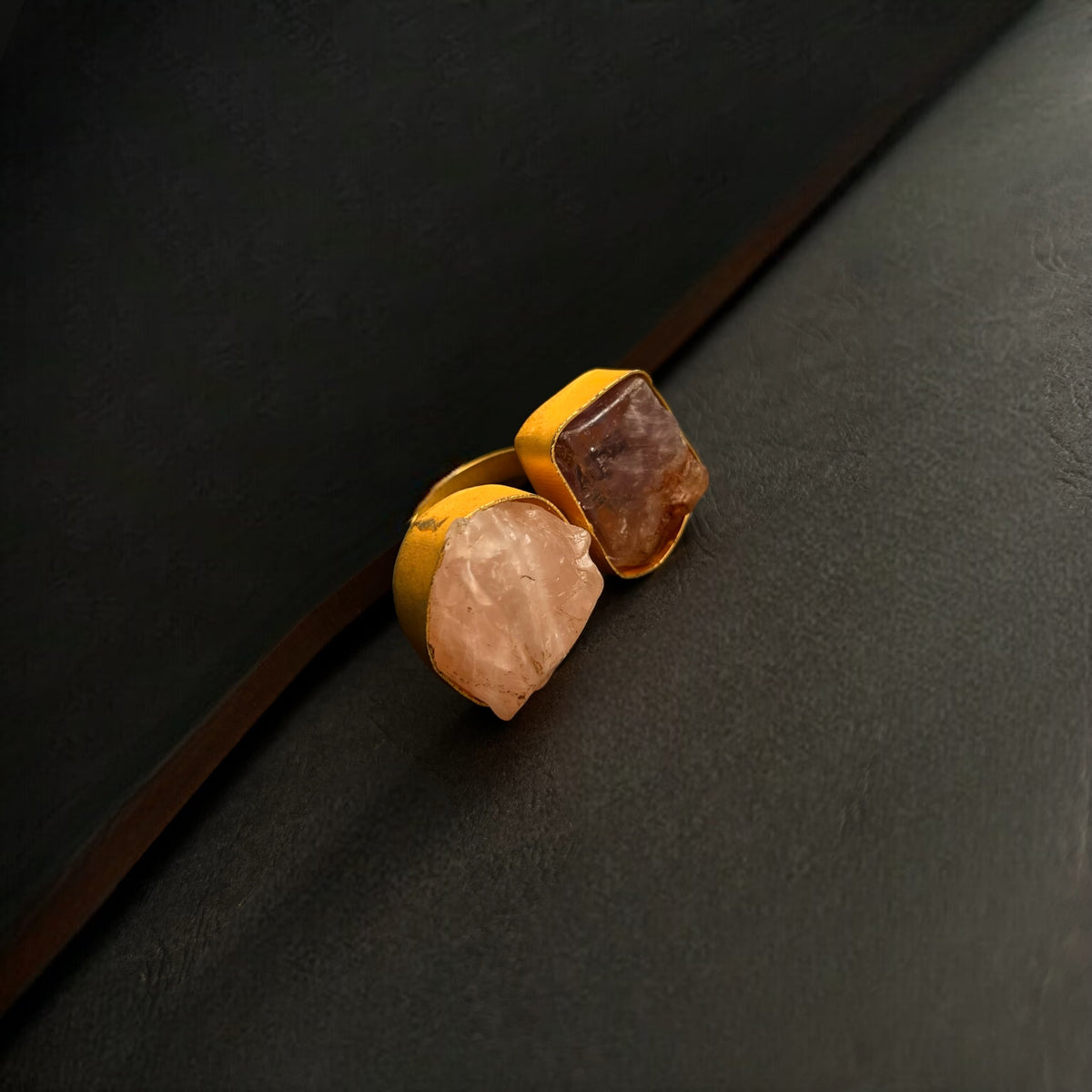 VARDHINI RAW STONE GOLD TONED RING R15