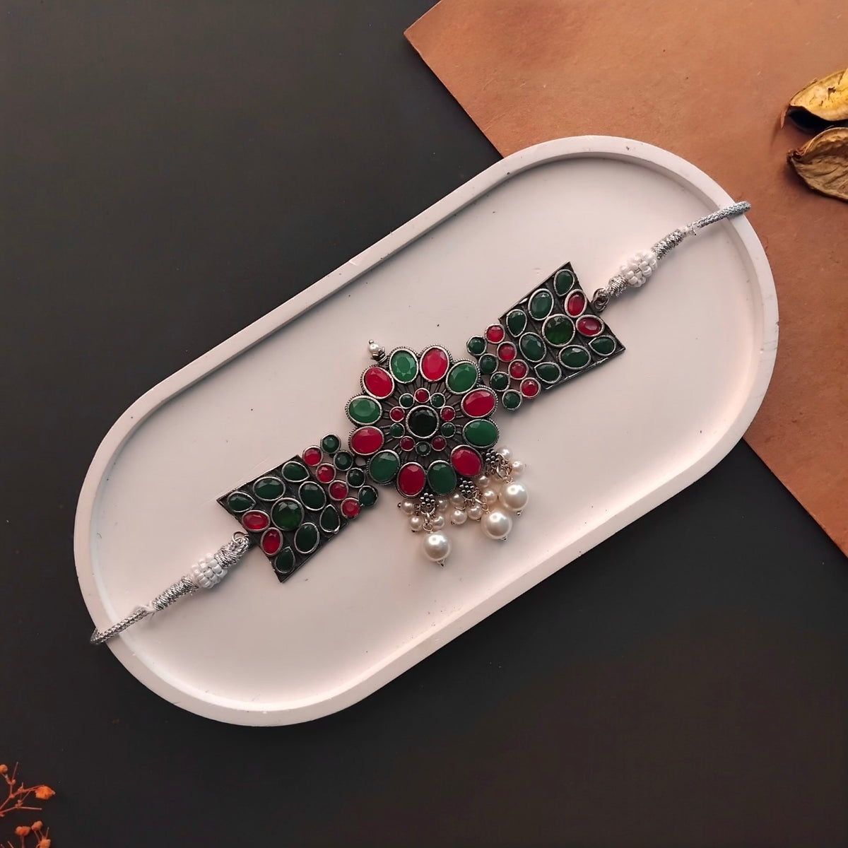 REESE SILVER LOOK ALIKE SEMI HANDMADE CHOKER/NECKPIECE CH406