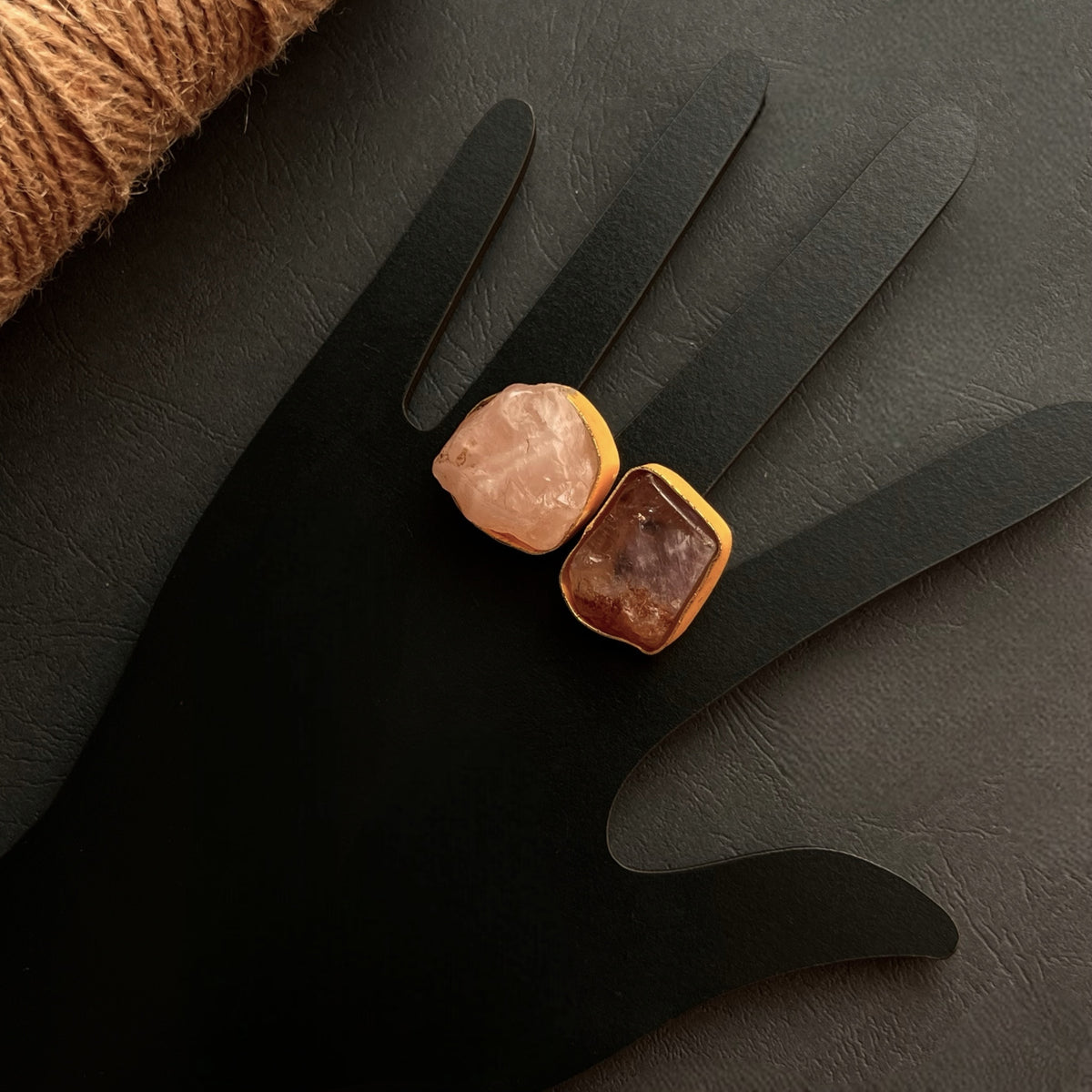 VARDHINI RAW STONE GOLD TONED RING R15