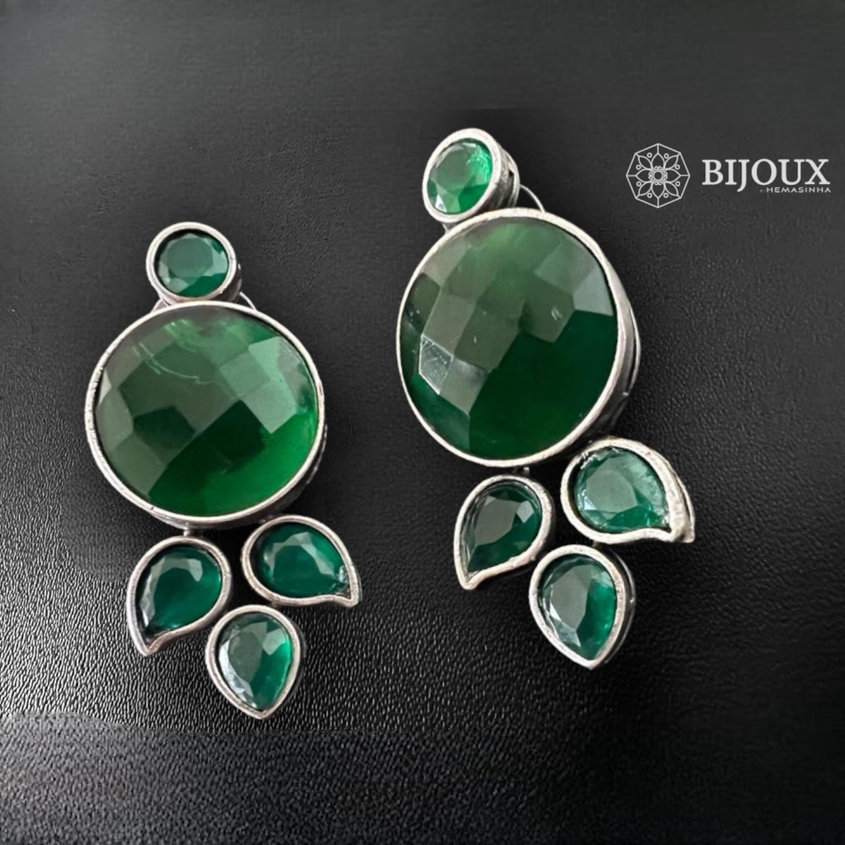 LEAFY ORBIT SILVER LOOK ALIKE ANTIQUE STUDS ER259