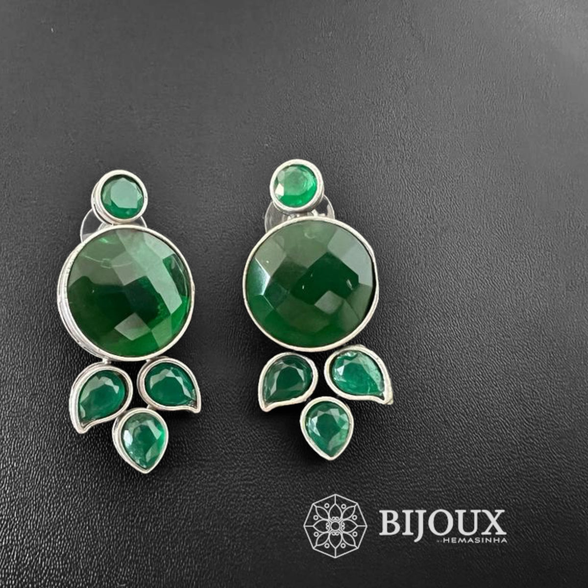 LEAFY ORBIT SILVER LOOK ALIKE ANTIQUE STUDS ER259