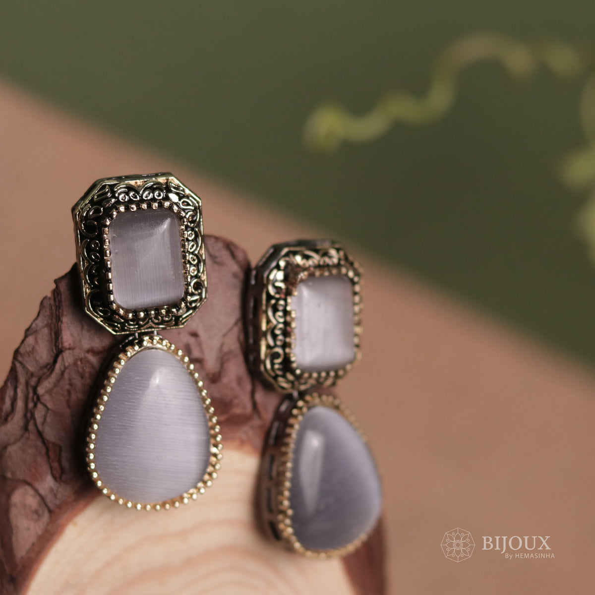 CAMEO VICTORIAN MONALISA SEMI HANDMADE NECKLACE NL41