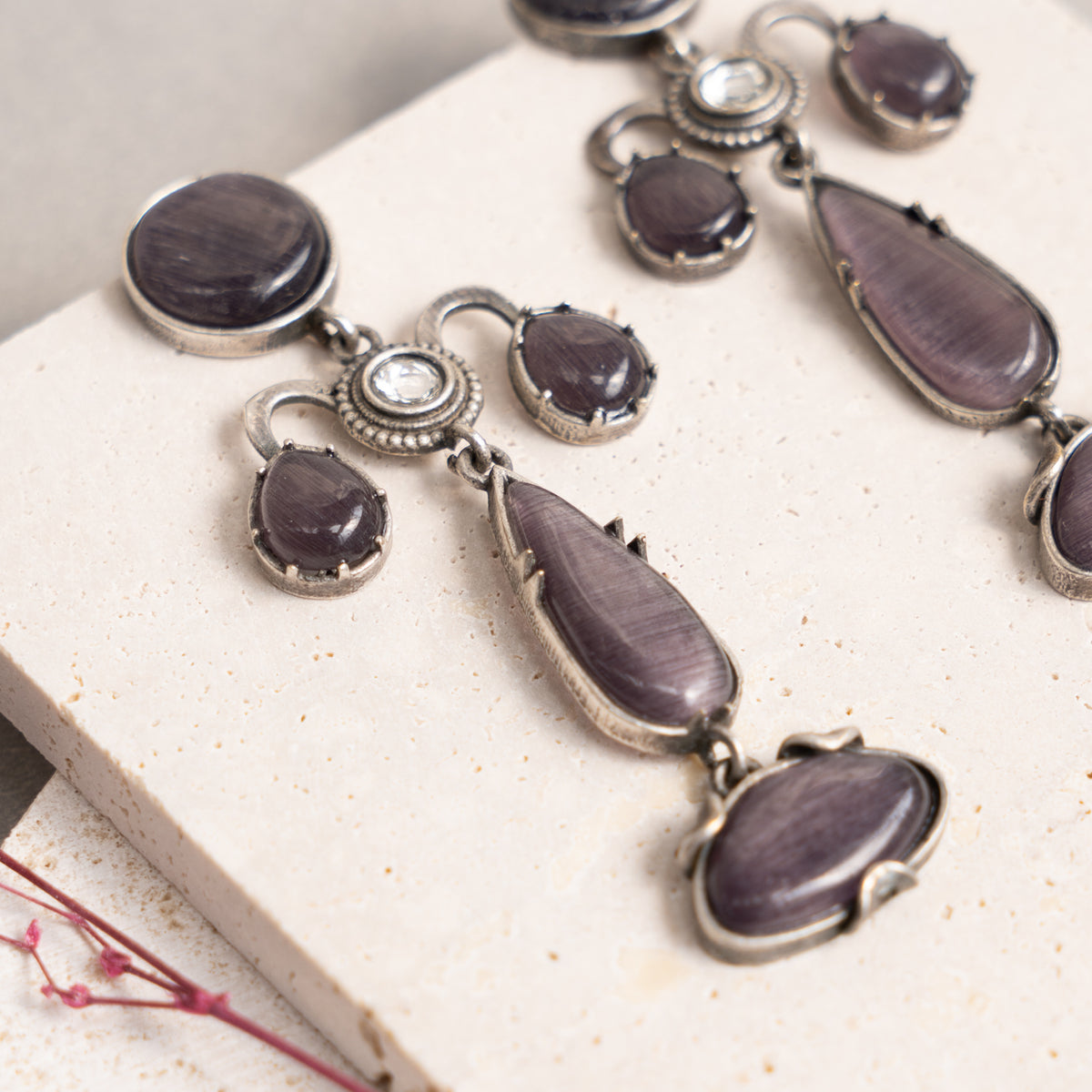 ADVIKA BIJOUX PREMIUM SEMI HANDMADE MONALISA STONE EARRINGS ER729